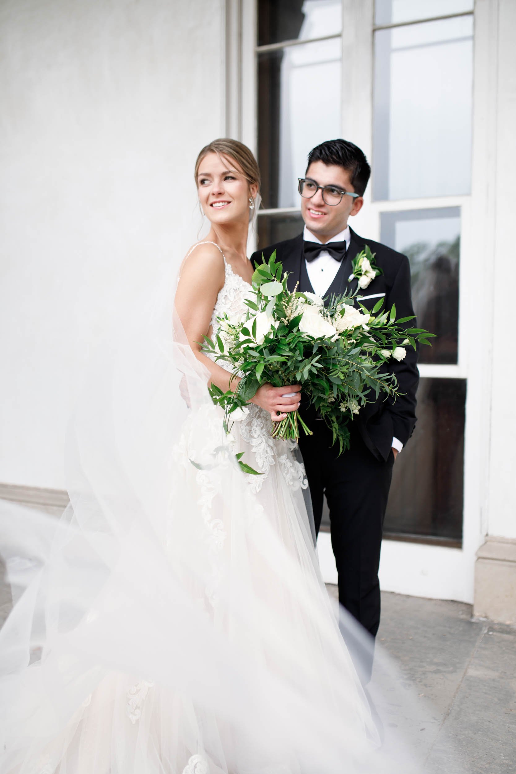 Bridal portrait with greenery bouquet at Dundurn Castle
