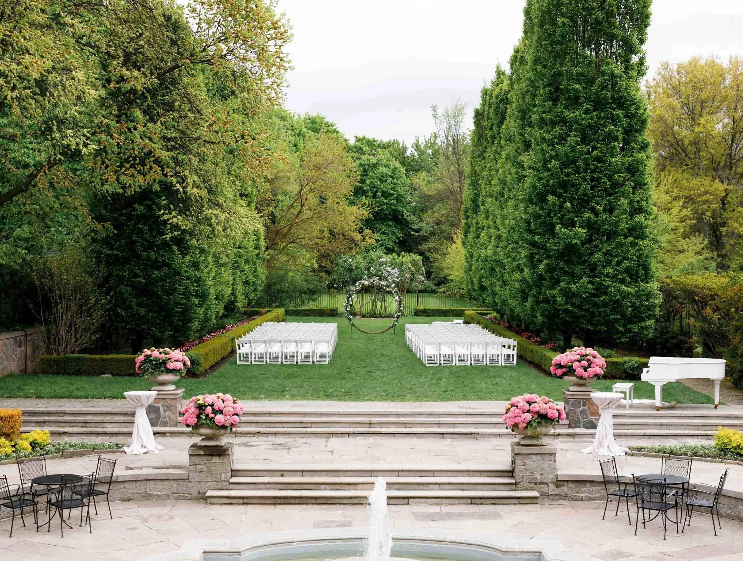 Outdoor ceremony garden at Graydon Hall Manor in Toronto