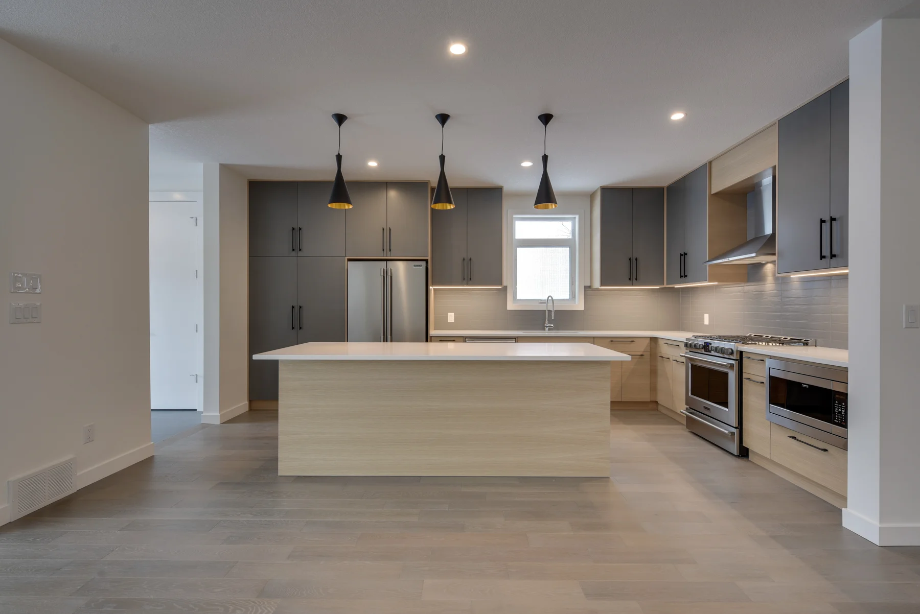 10607-60Ave3-9.jpg