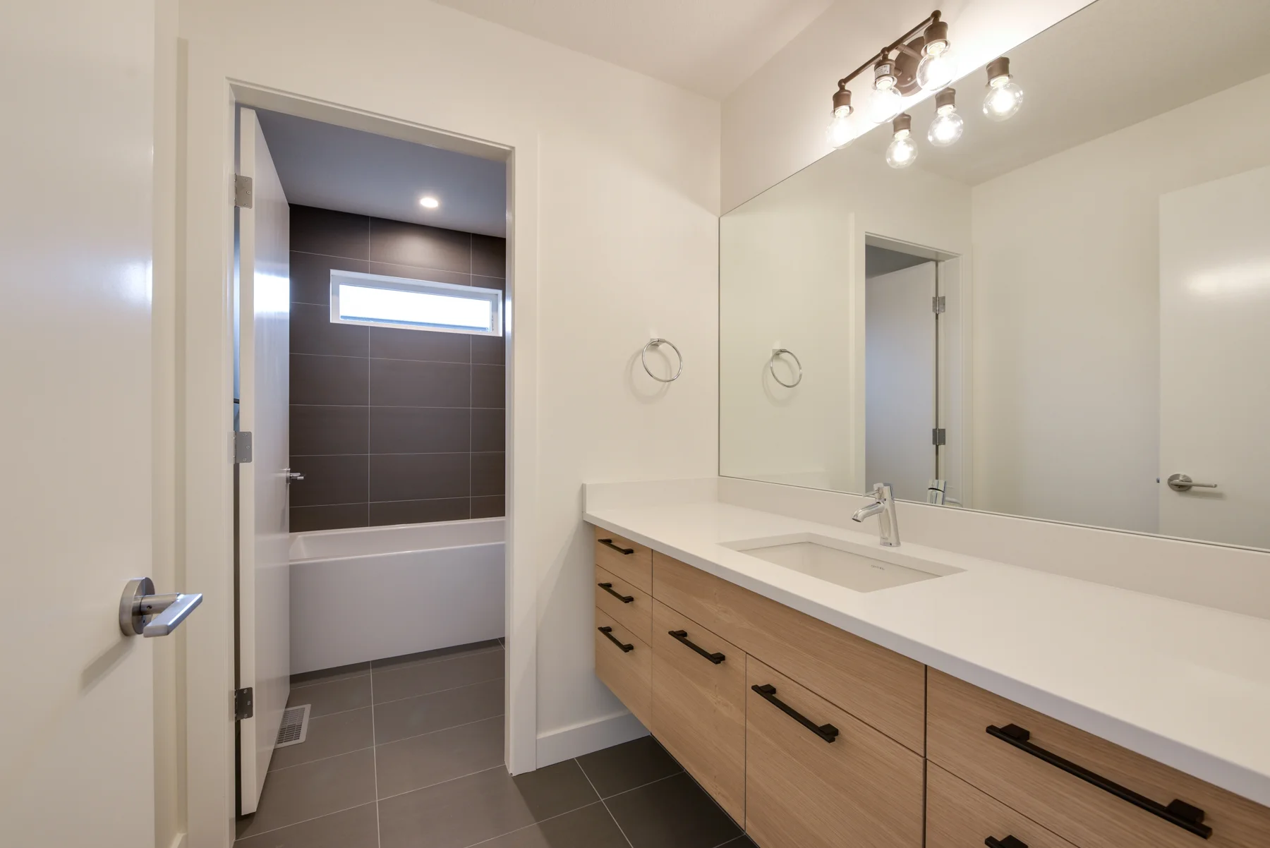 10607-60Ave3-21.jpg