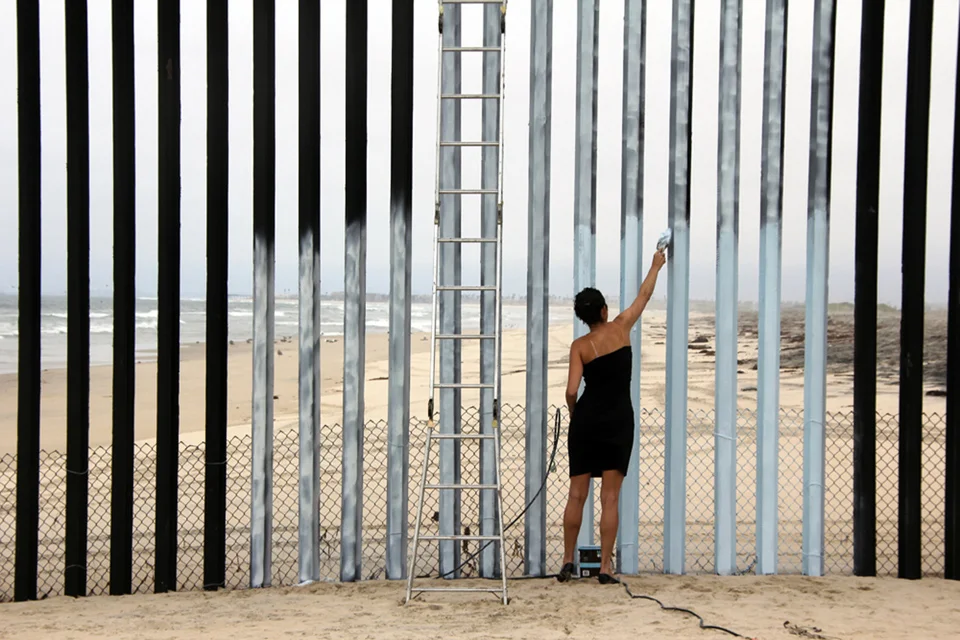 Erasing the Border (Borrando la Frontera)