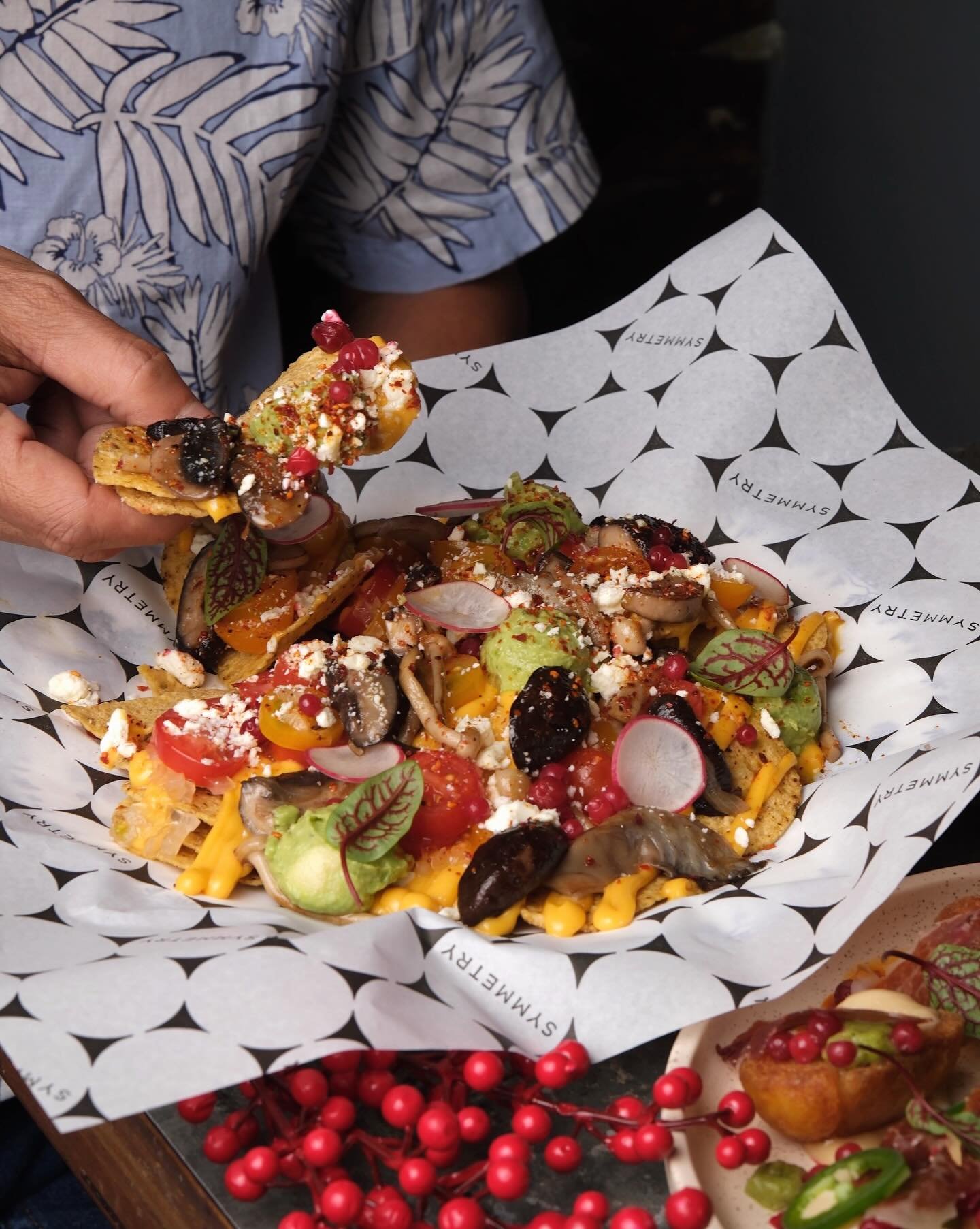Nachos loaded with all the naughty toppings, because calories don&rsquo;t count during the holiday season 😉