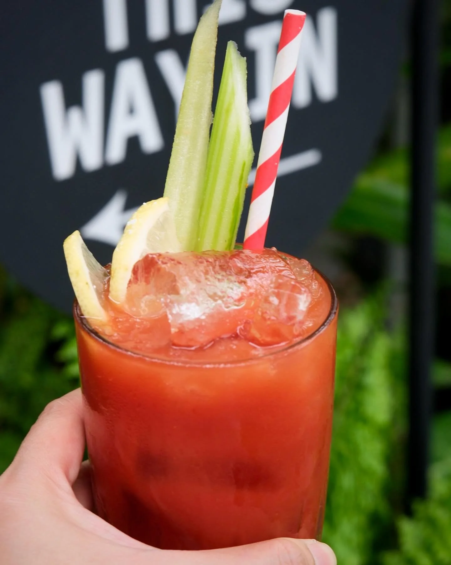 Kicking off the weekend with a refreshing and spicy one 😉