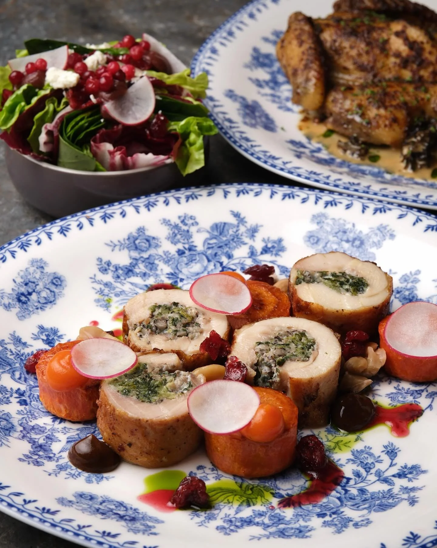 Christmas flavours, plated with care 🎄