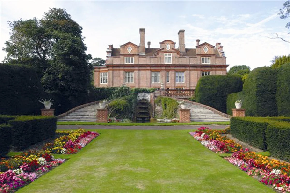 mansion.jpg
