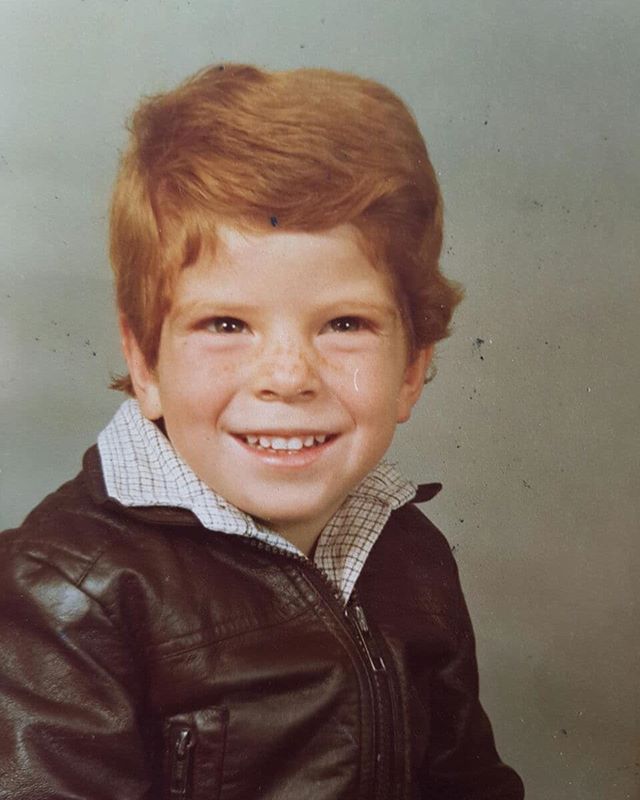 I couldn't play guitar yet but I had a leather jacket

#youngboy #inmyyoungerdays #innocent #timeflies #buildinguptheblues ##leatherjacket #musician #singersongwriter #redhair #bluesmaninthemaking #allsmiles #smile #happydays #chlapec #chlapecek  #ma