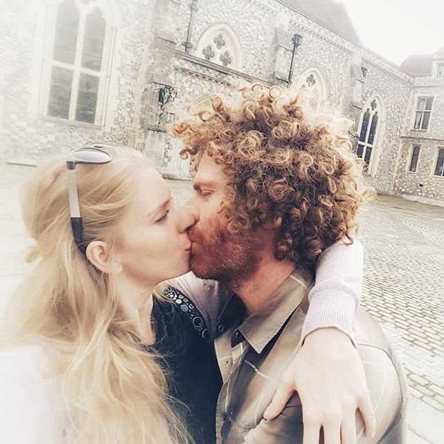 The best place for my tulips to be is on your tulips @rada_srada 
#bestkiss #mytulipsonyourtulips #tulips #lovers #curlyhair #intimite #truelove #ginger #oldtown #sexywoman #sexy #kissing #afro #blondefun