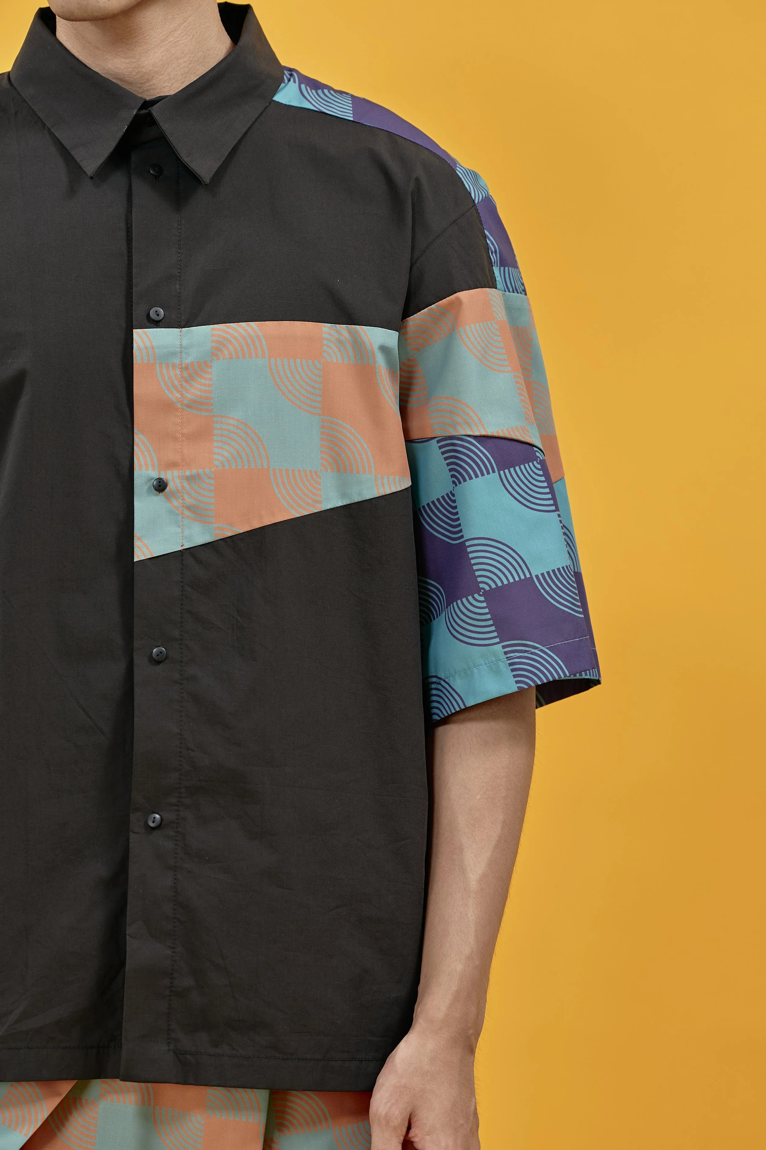 INFDARK Geometric Sleeve Patchwork Short Sleeve Shirt (18).jpg