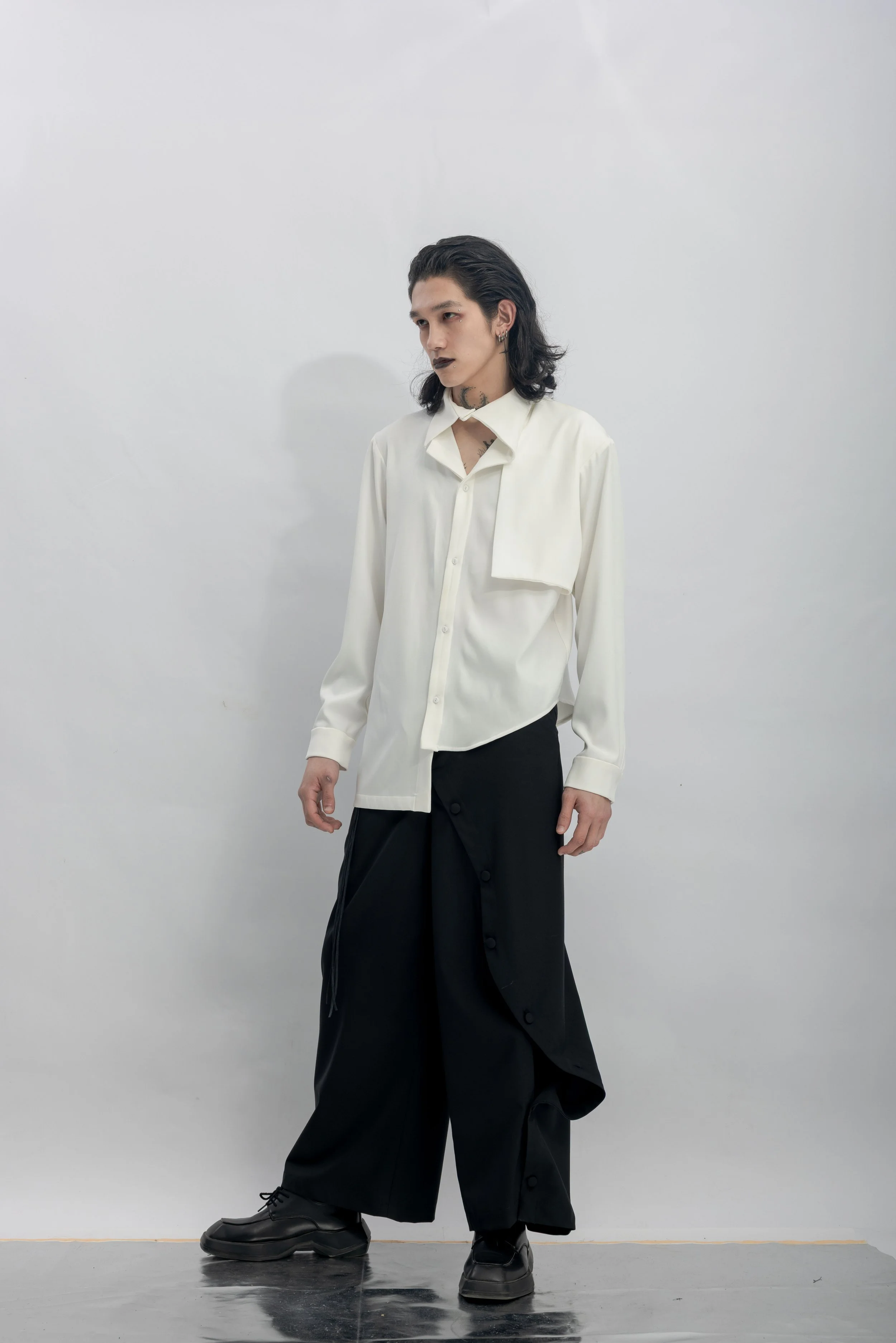 INF  Integrated Placket Collar with Asymmetric Flap Top  White Integrated Placket Collar with Asymmetric Flap Top  White (14).jpg