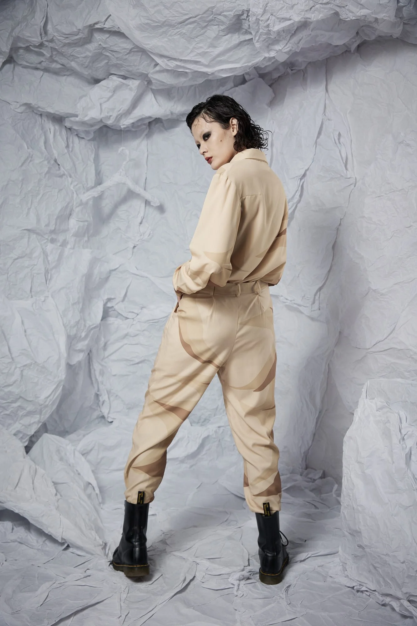 INF 2D卡其印花西裝褲 (4).jpg