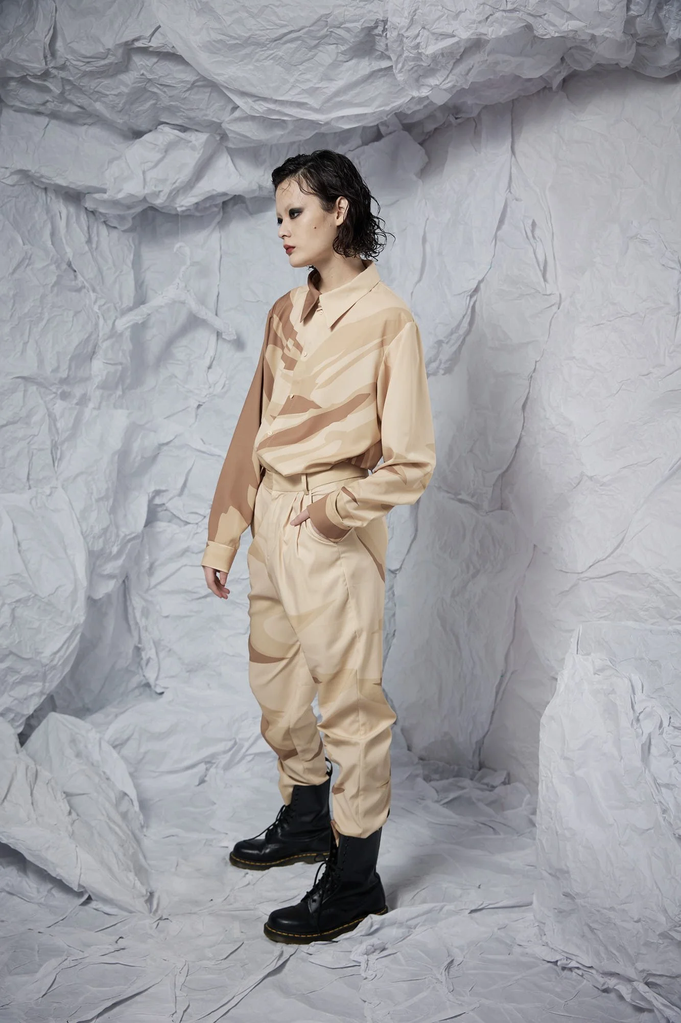 INF 2D卡其印花西裝褲 (2).jpg