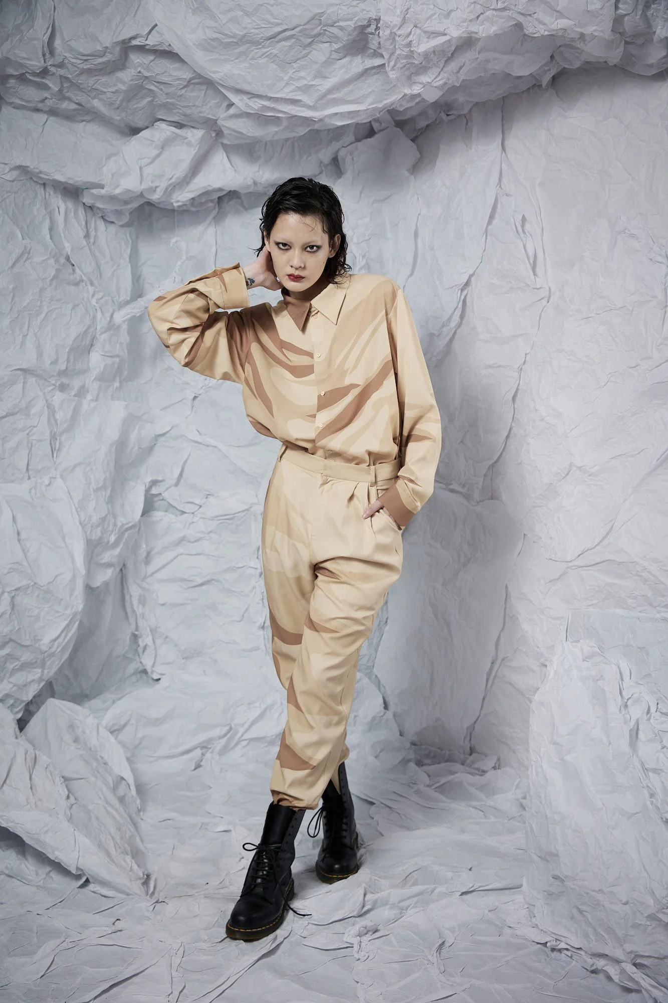 INF 2D卡其印花西裝褲 (1).jpg