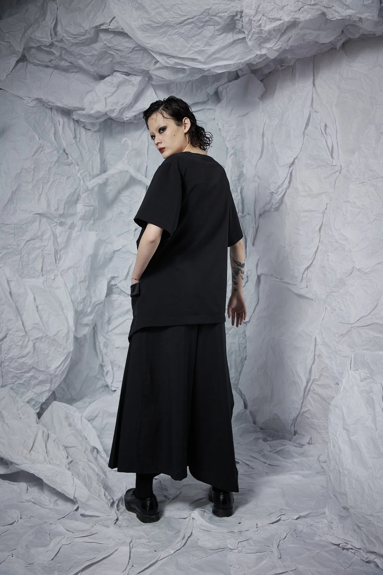 INF 結構垂墜寬袖上衣 (7).jpg