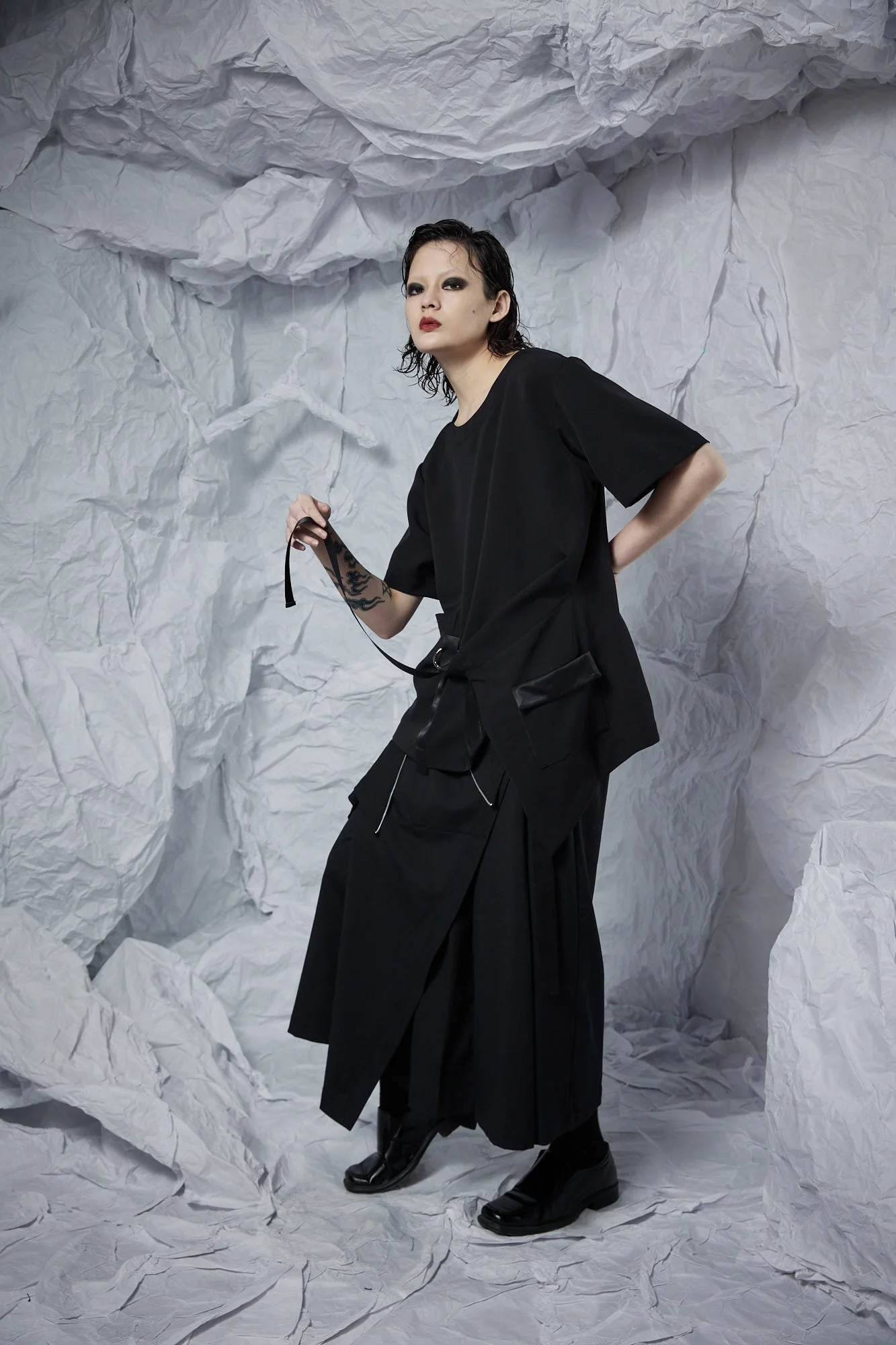 INF 結構垂墜寬袖上衣 (6).jpg