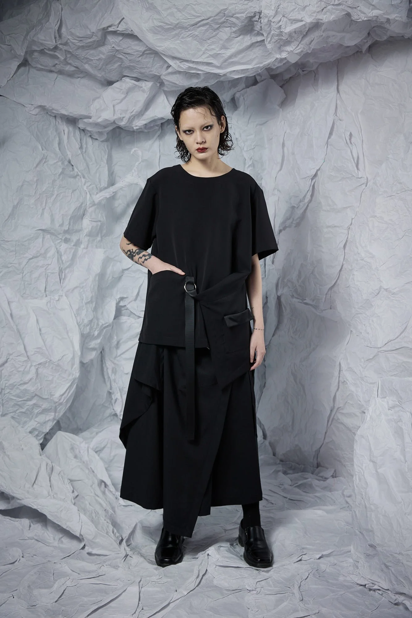 INF 結構垂墜寬袖上衣 (4).jpg