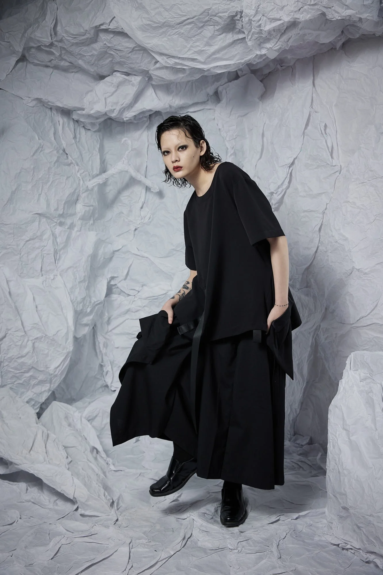 INF 結構垂墜寬袖上衣 (2).jpg