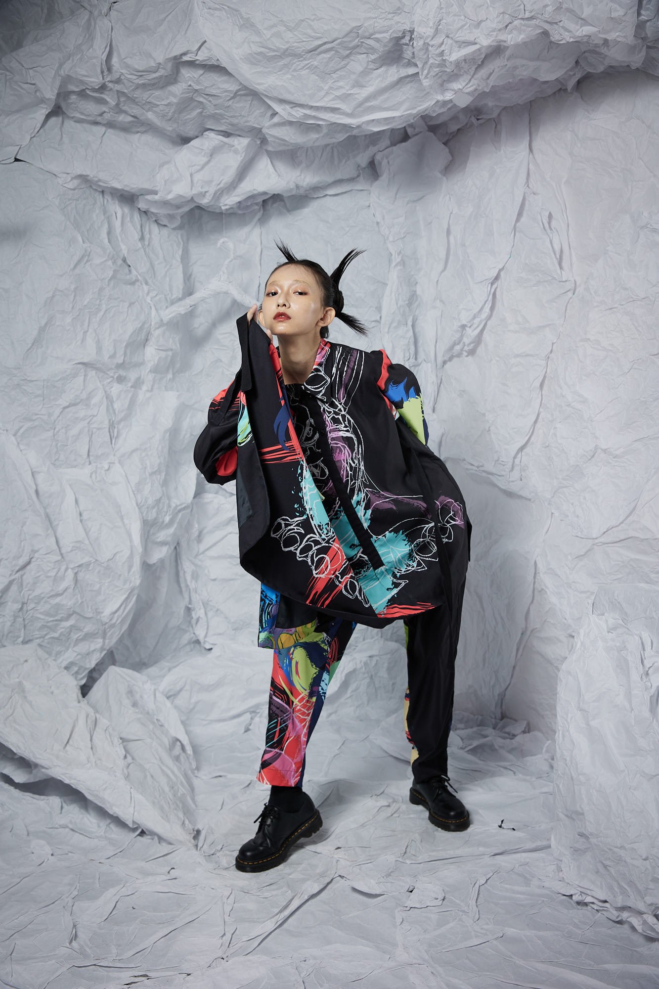 INF 蒙太奇印花抽皺綁帶長襯衫 (4).jpg