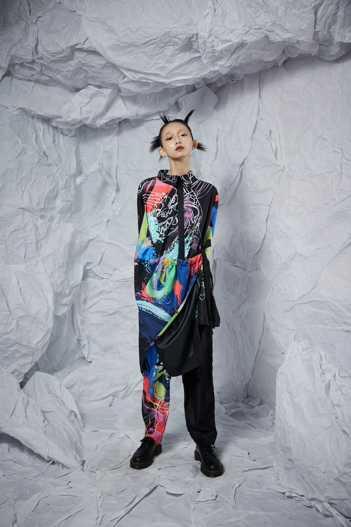 INF 蒙太奇印花抽皺綁帶長襯衫 (2).jpg