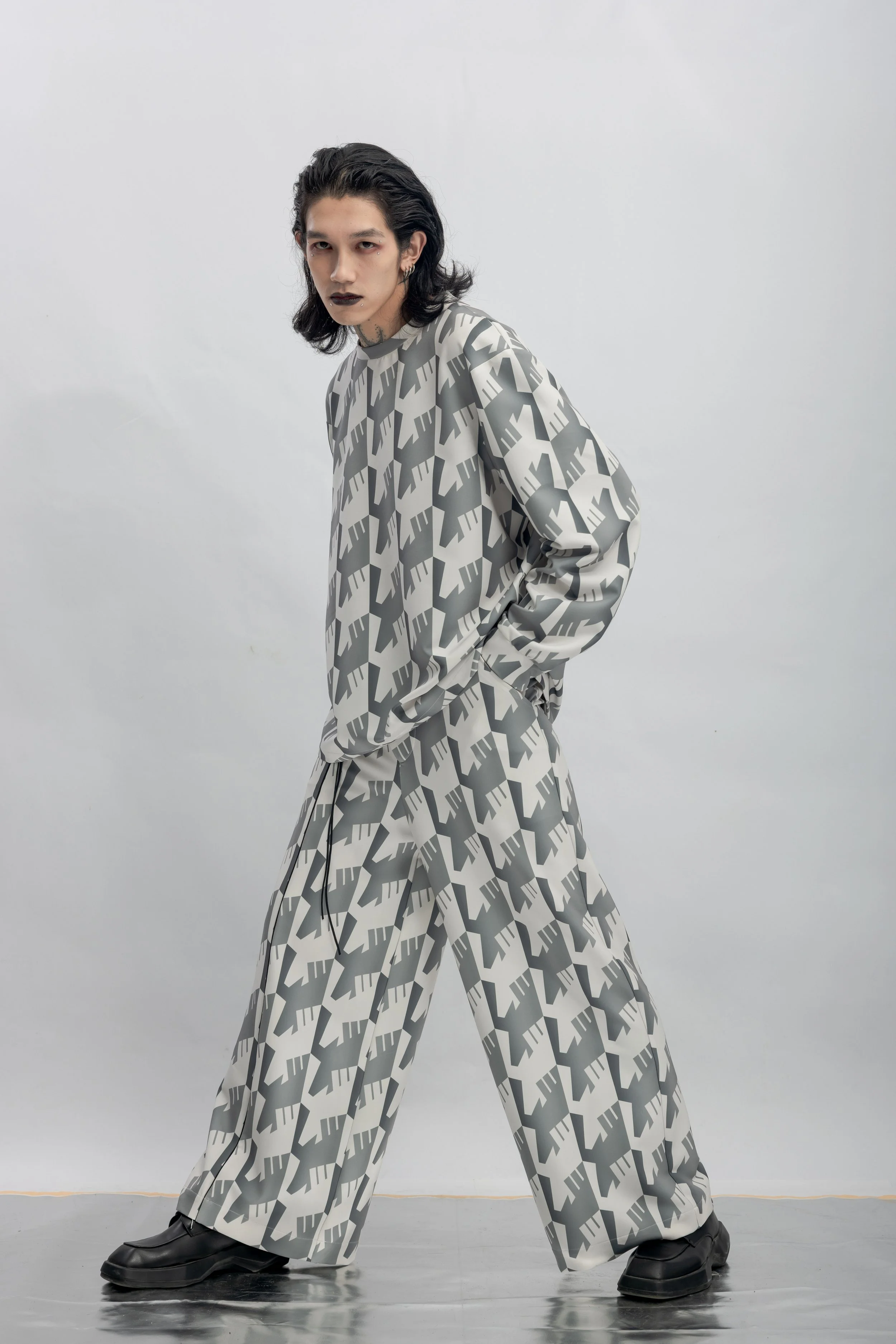 INF Raven Houndstooth Print Sweatshirt  Silent Gray (9).jpg