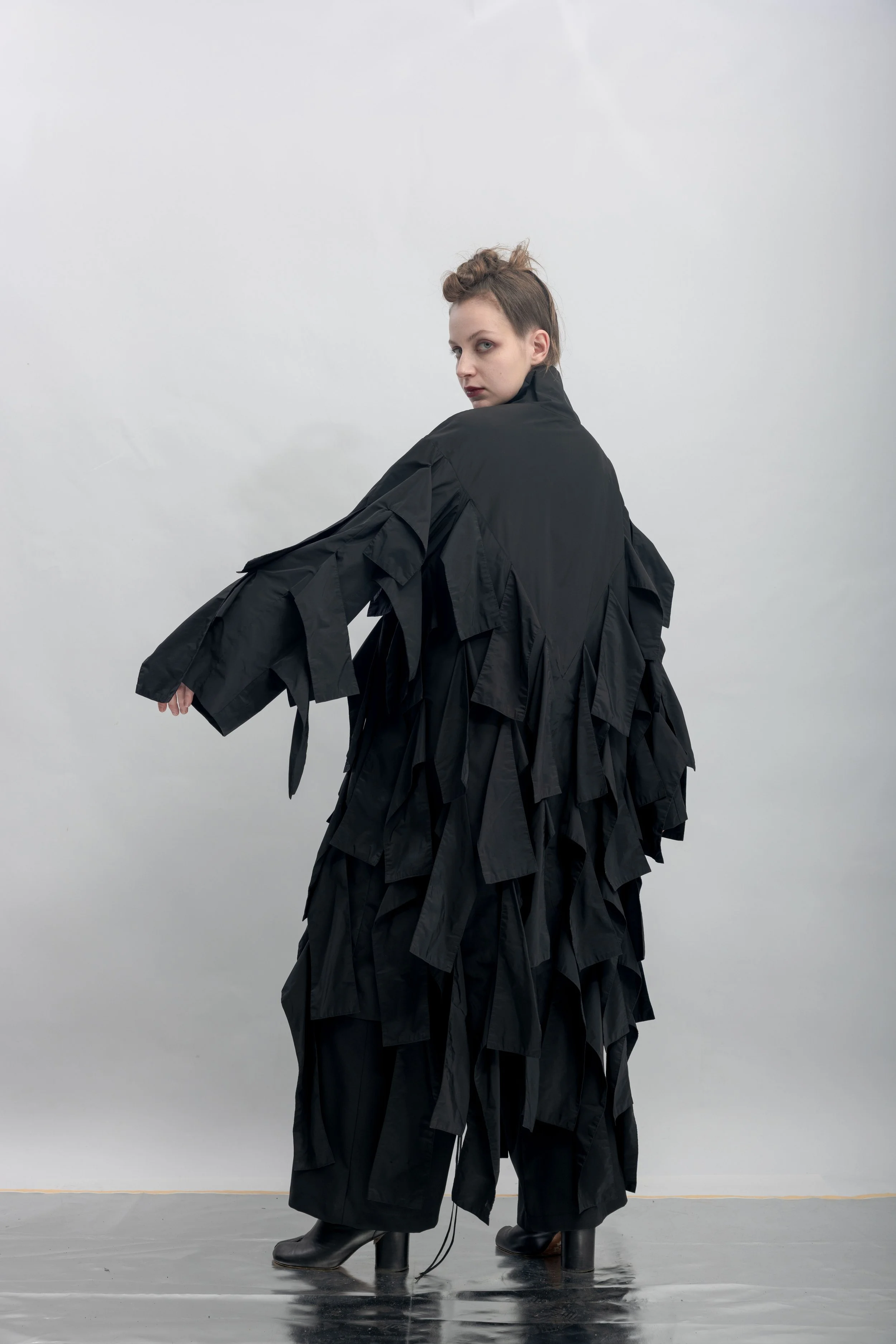 INF Wing-Contour Sculpted Long Jacket (18).jpg