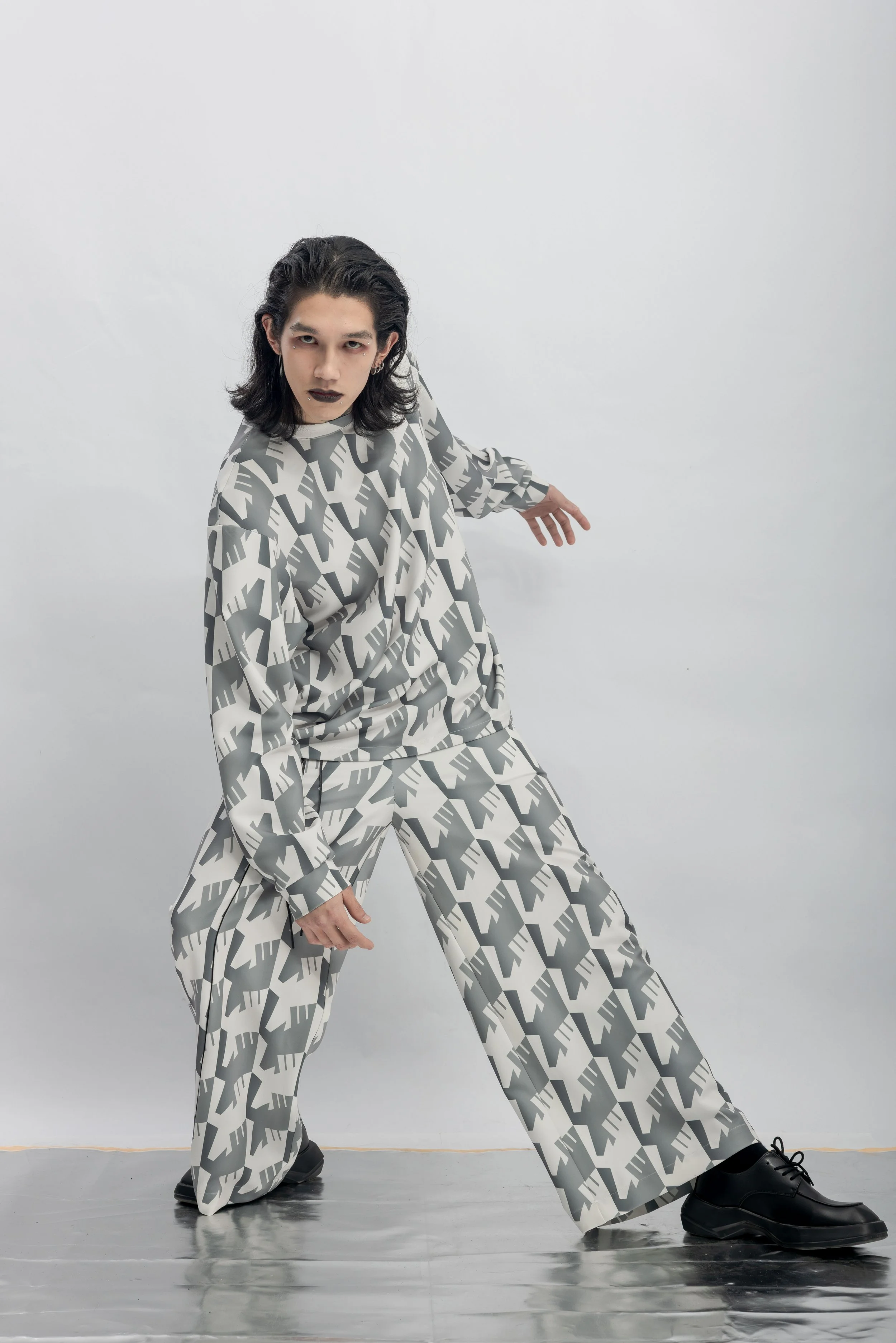 INF Raven Houndstooth Print Sweatshirt  Silent Gray (13).jpg