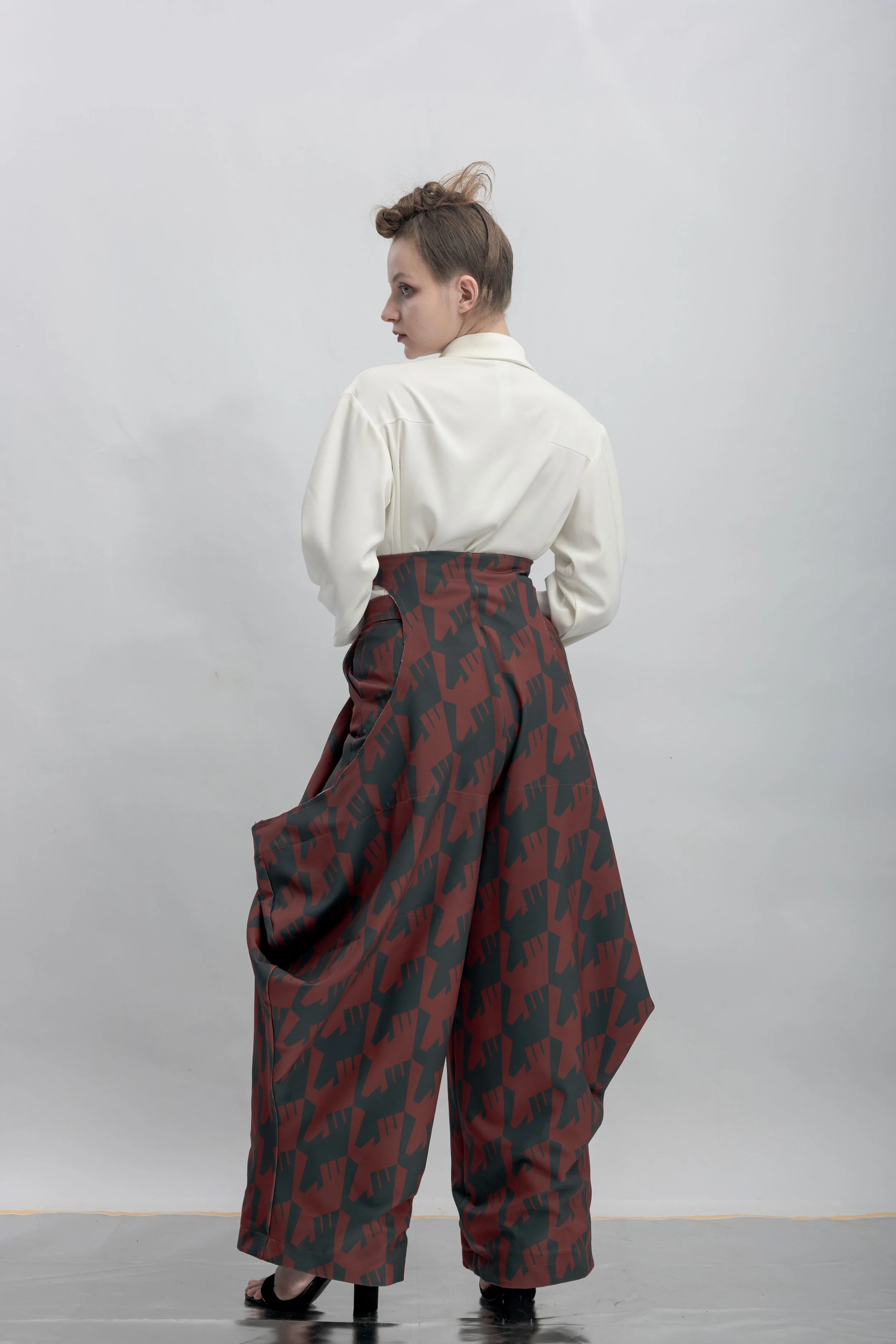 INF Layered Illusion Waist Cutout Printed Draped Wide Pants  Blazing Red (9).jpg