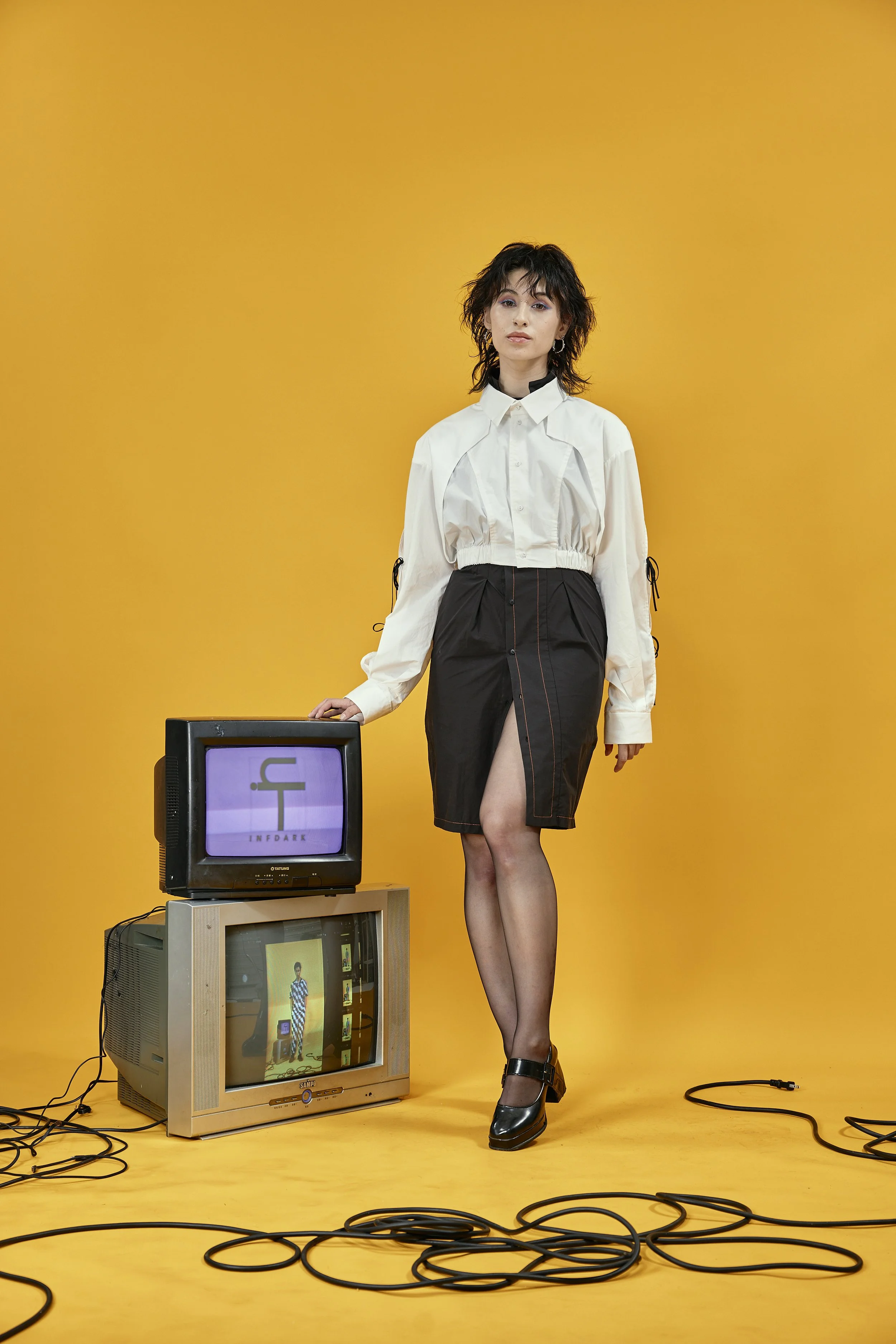 INFDARK Cropped Tie-Front Shirt  White (2).jpg