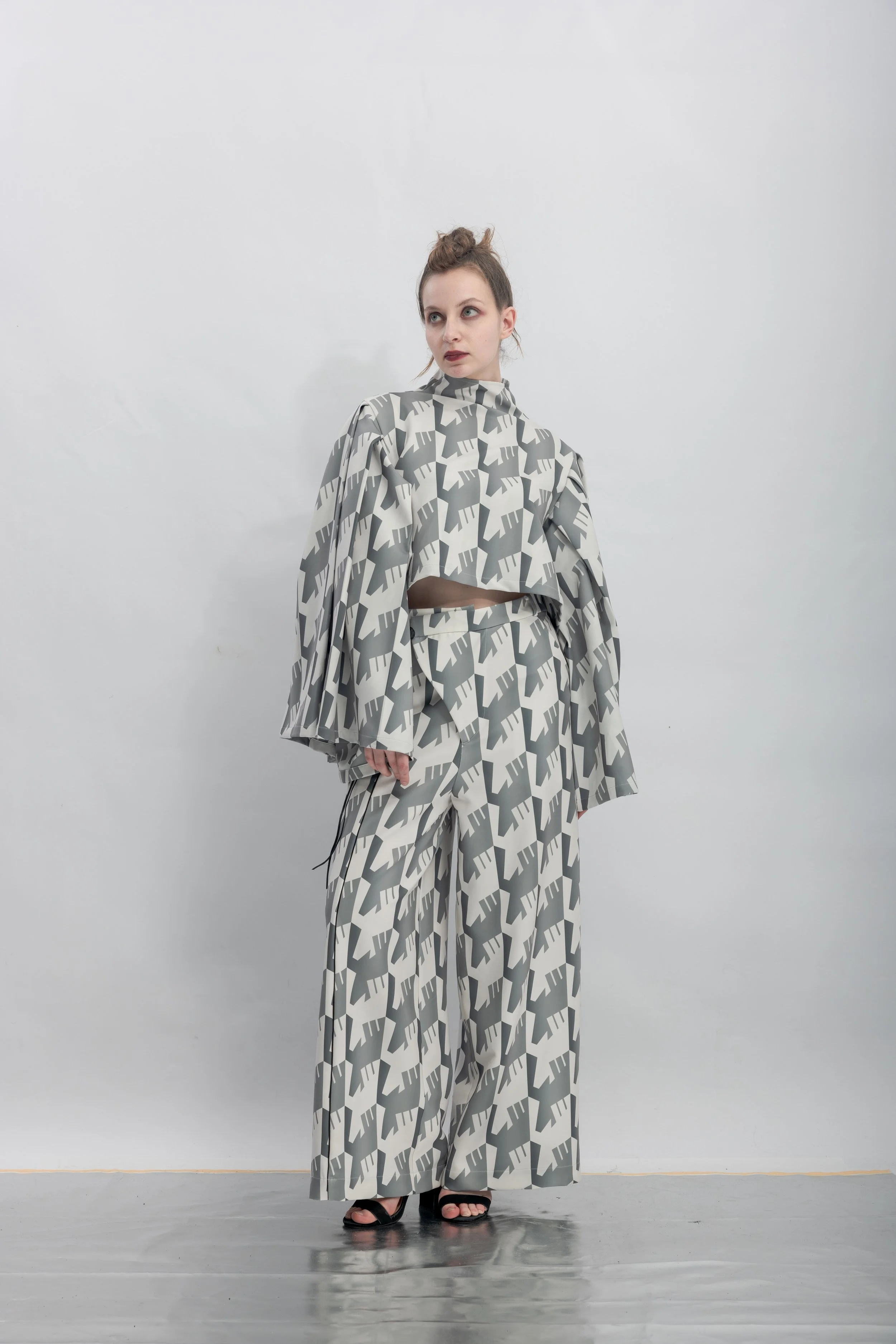 INF Raven Kimono Sleeve Printed Cropped Top  Silent Gray (7).jpg