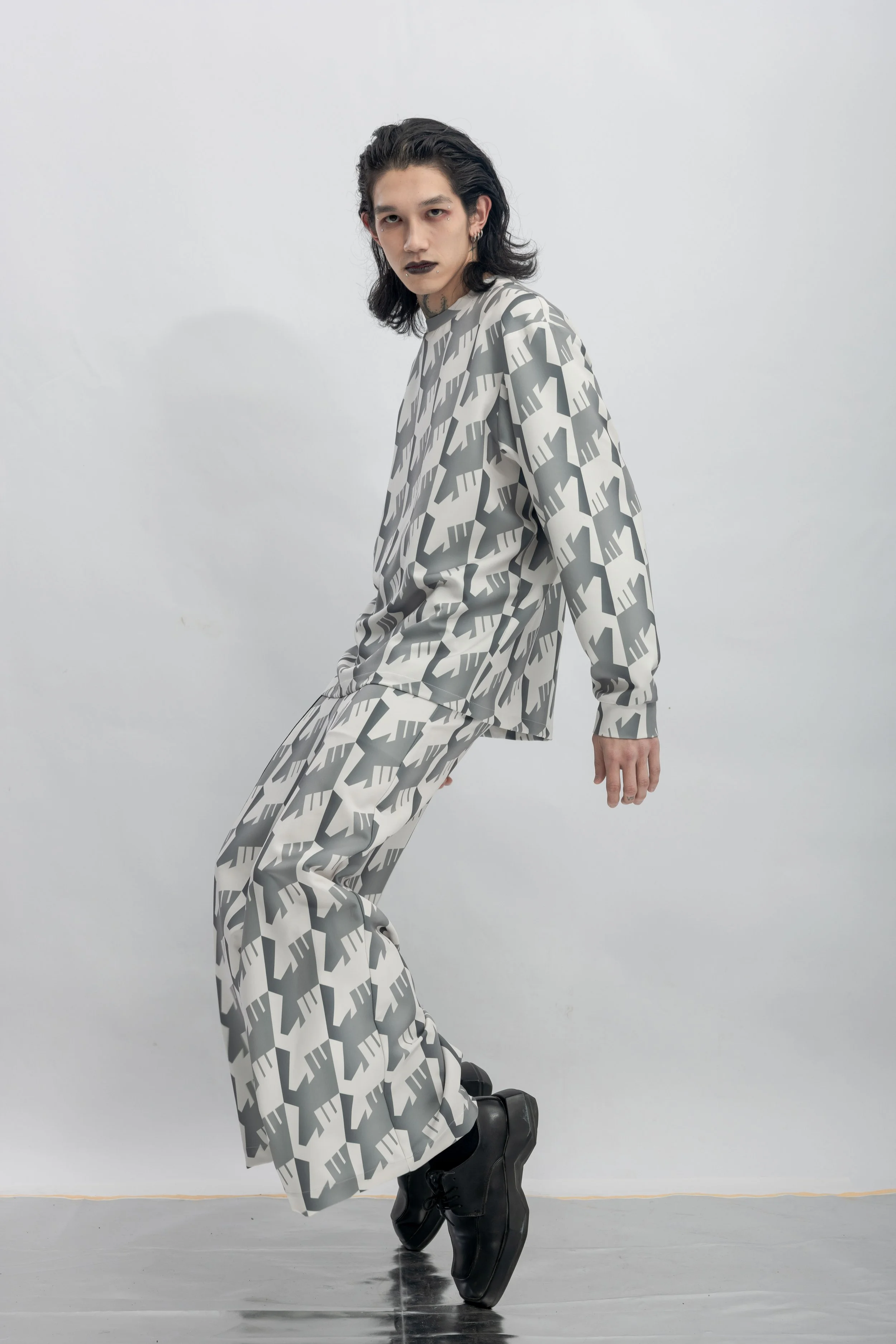 INF Raven Houndstooth Print Sweatshirt  Silent Gray (14).jpg