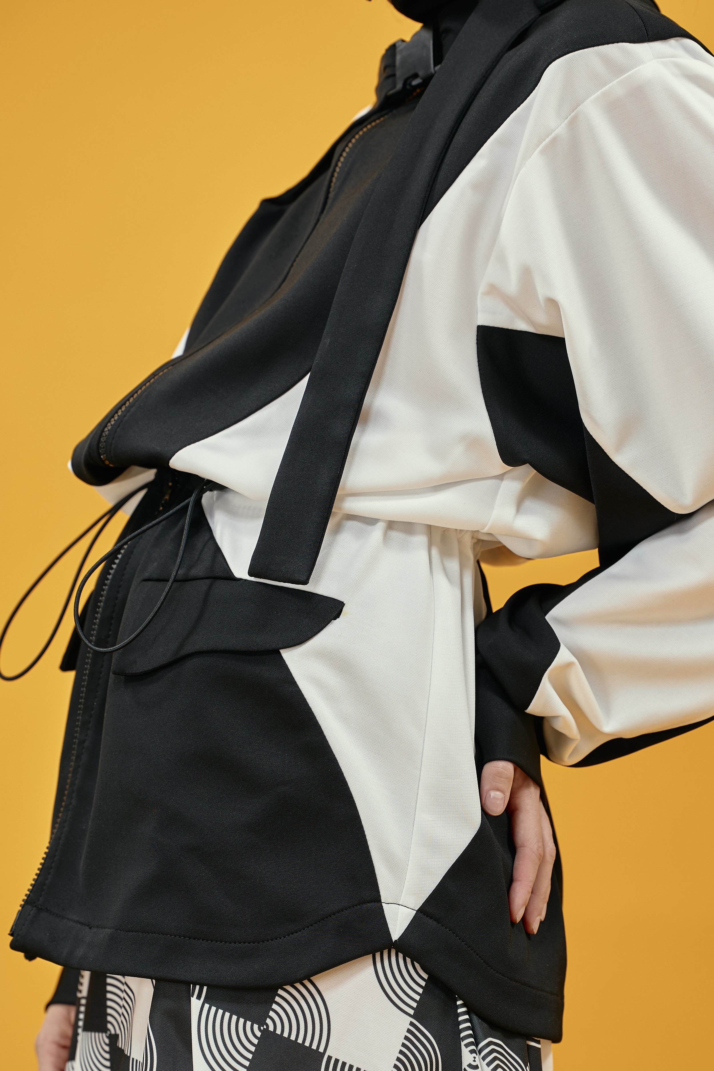 INFDARK Asymmetric Cinched-Waist Jacket  Black-White (16).jpg