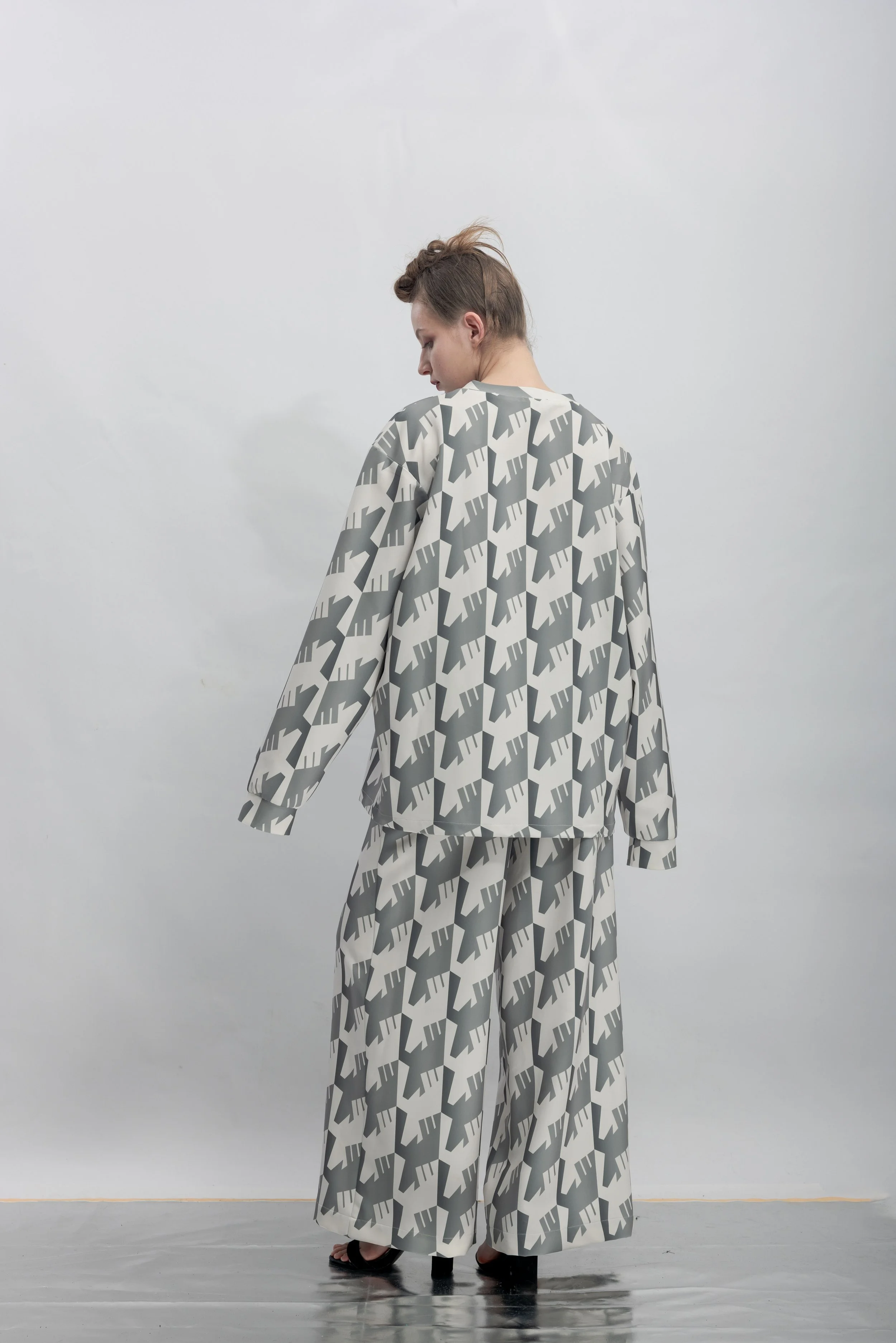 INF Raven Houndstooth Print Sweatshirt  Silent Gray (18).jpg