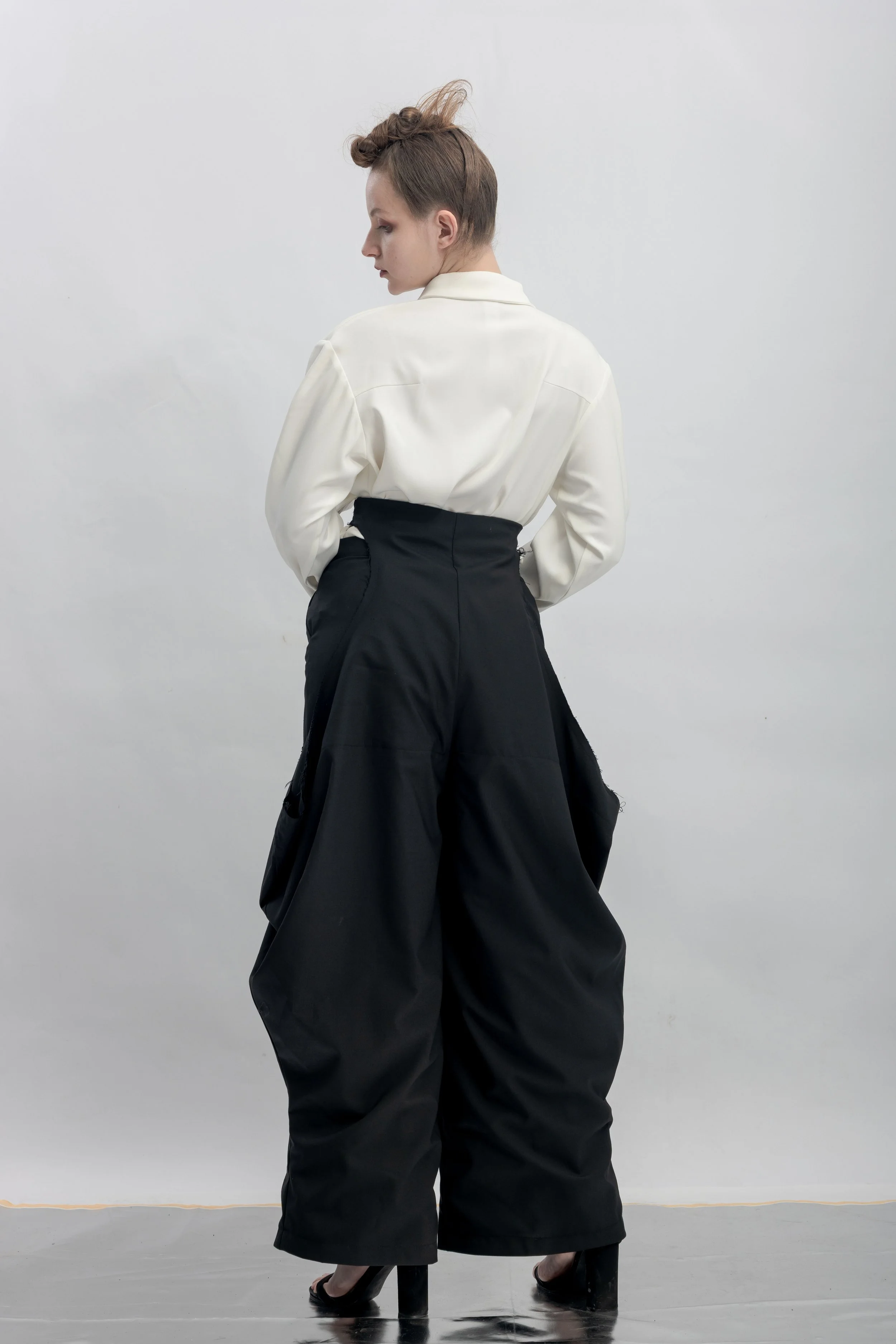 INF Layered Illusion Waist Cutout Draped Wide Pants  Black (11).jpg