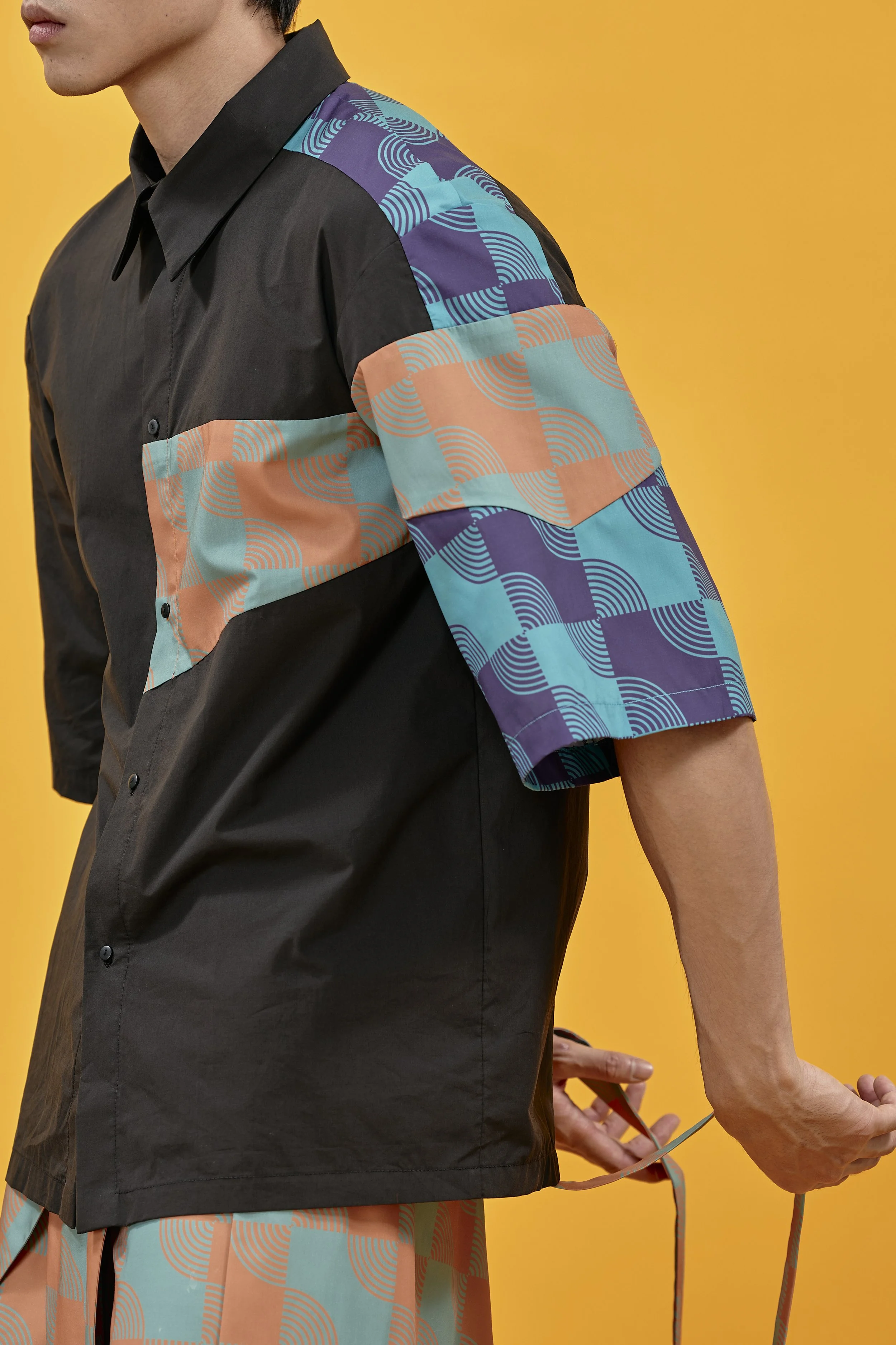 INFDARK Geometric Sleeve Patchwork Short Sleeve Shirt (1).jpg