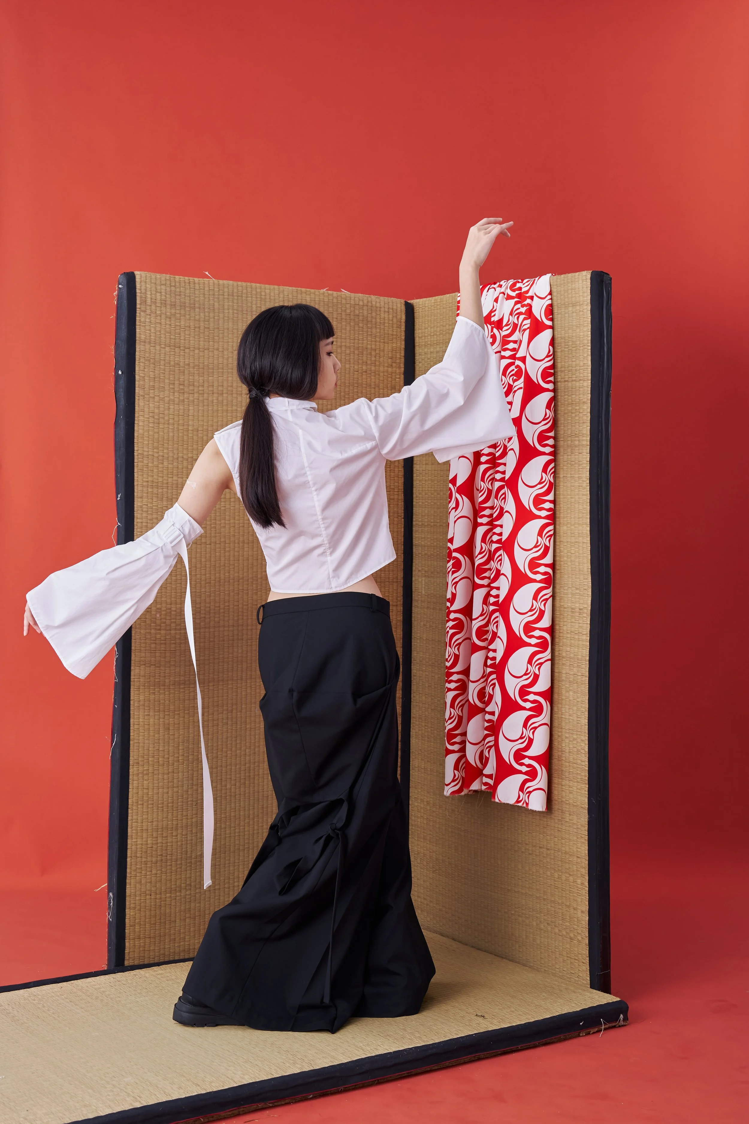 Deconstructed Short-Sleeve Shirt with Faux Front Placket (2).jpg