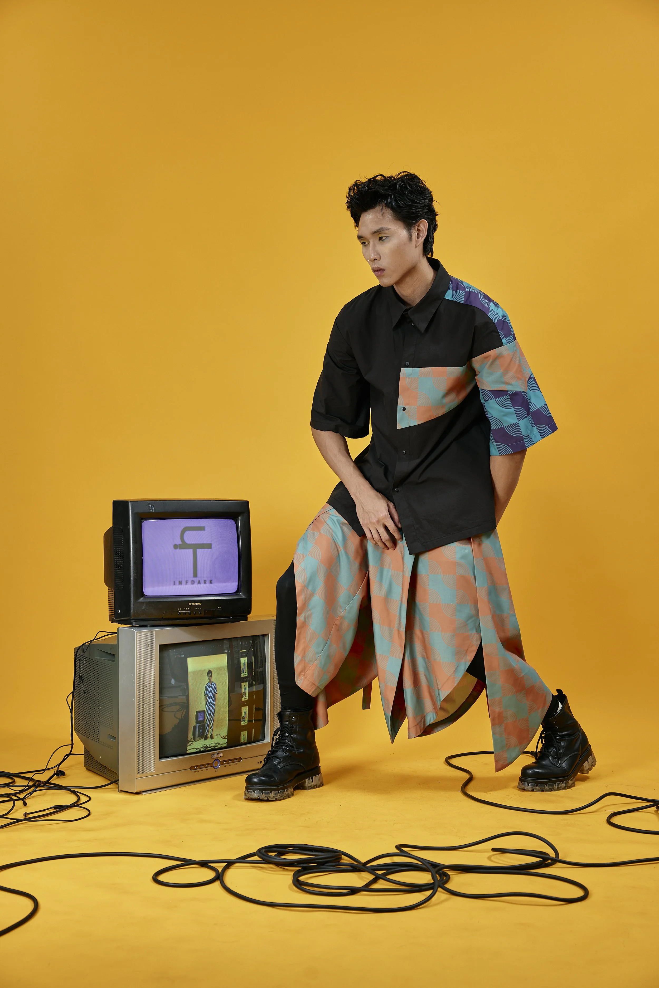 INFDARK Geometric Sleeve Patchwork Short Sleeve Shirt (5).jpg