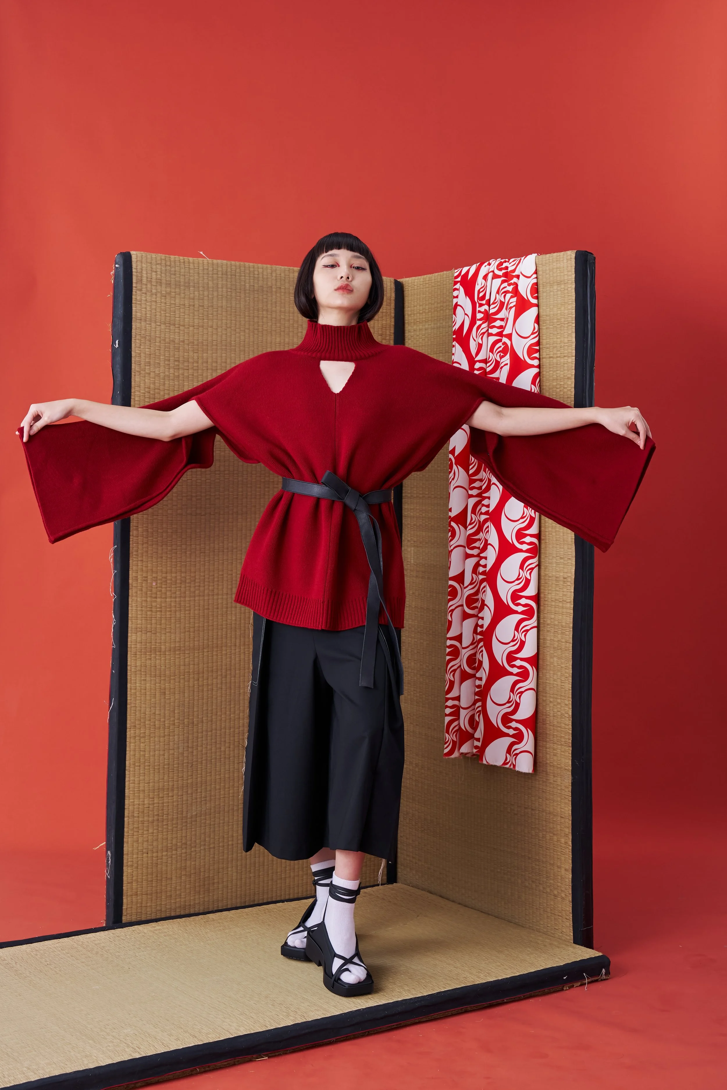 Deconstructed Kimono Sleeve Tie Sweater (Red)