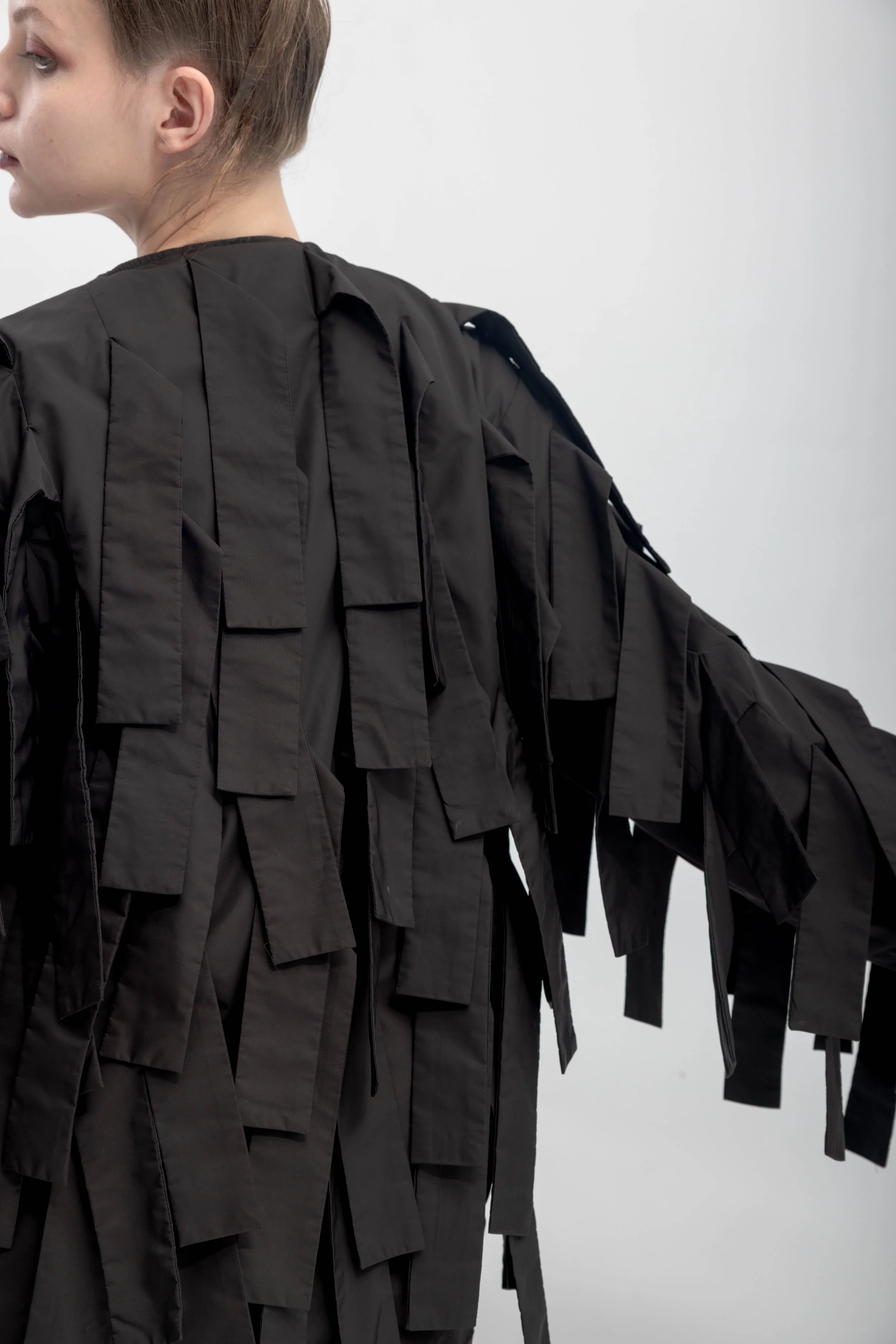 INF  Wing-Contour Sculpted Cropped Jacket (15).jpg