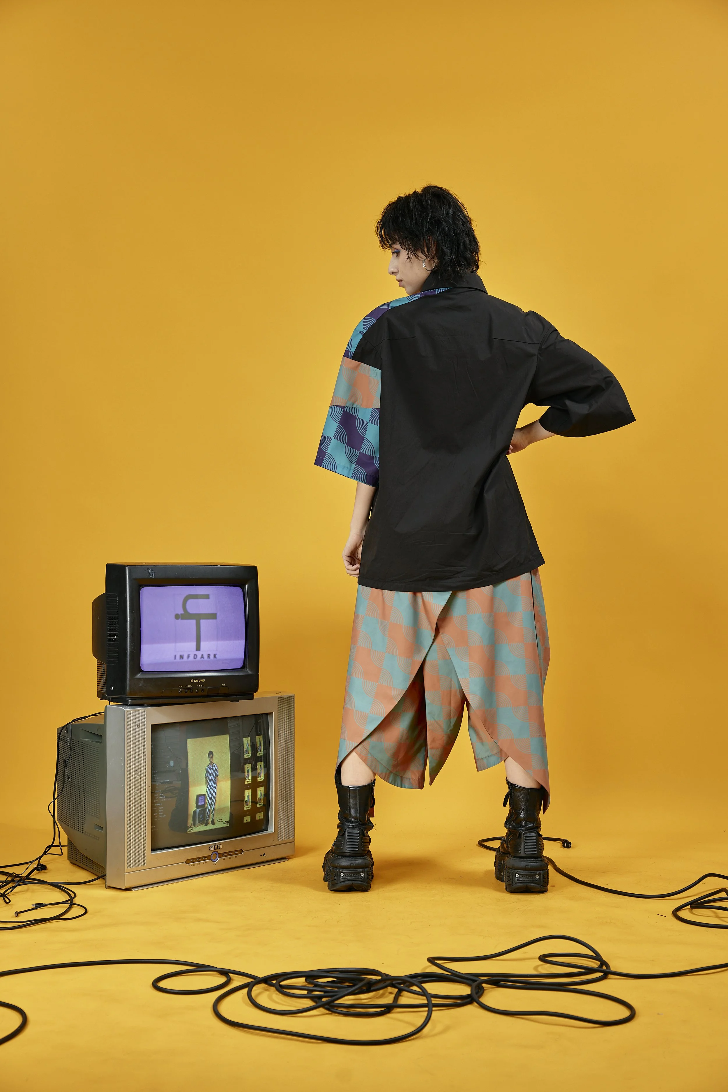 INFDARK Geometric Sleeve Patchwork Short Sleeve Shirt (12).jpg