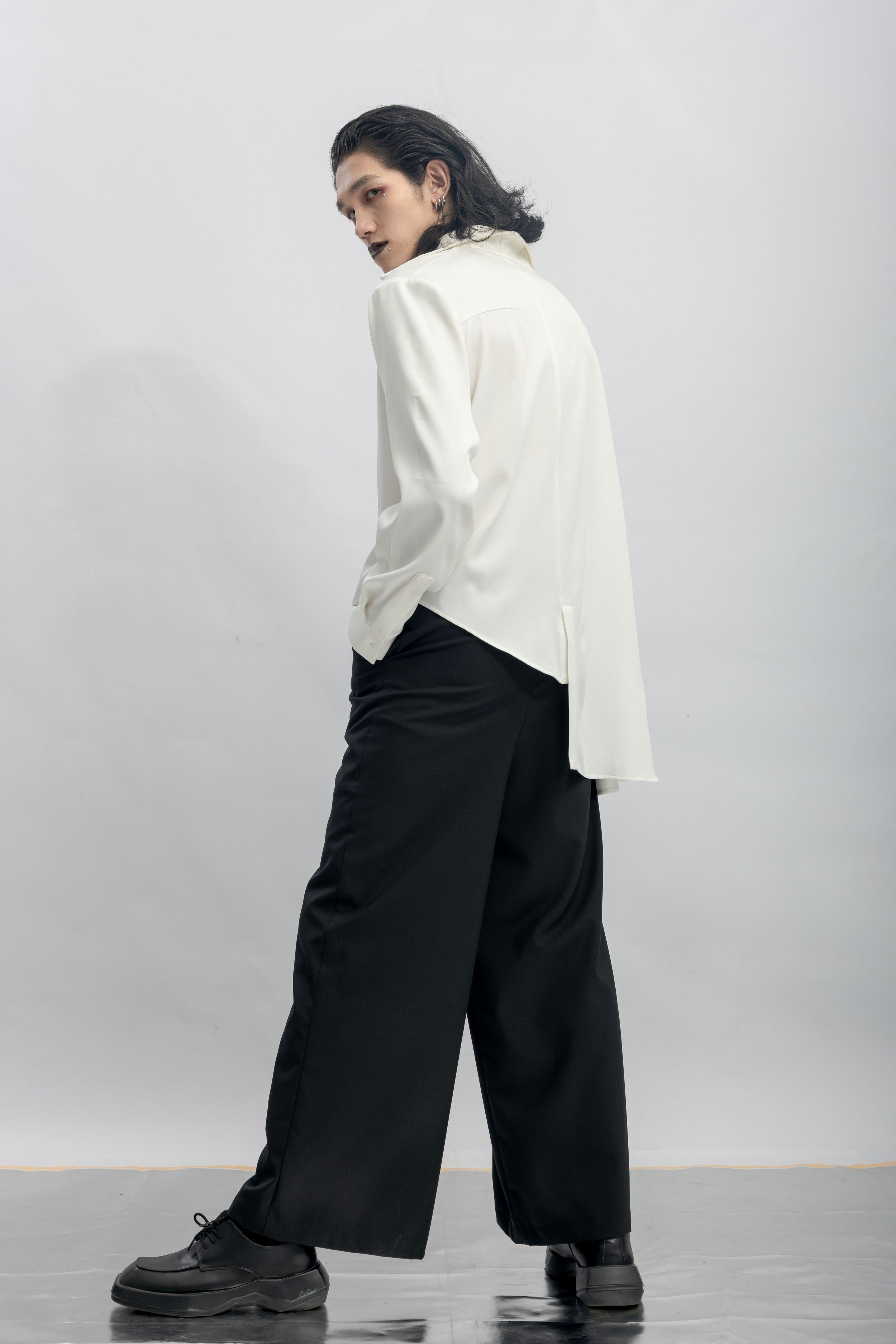 INF Asymmetric Cut Detachable Neckband Shirt (10).jpg