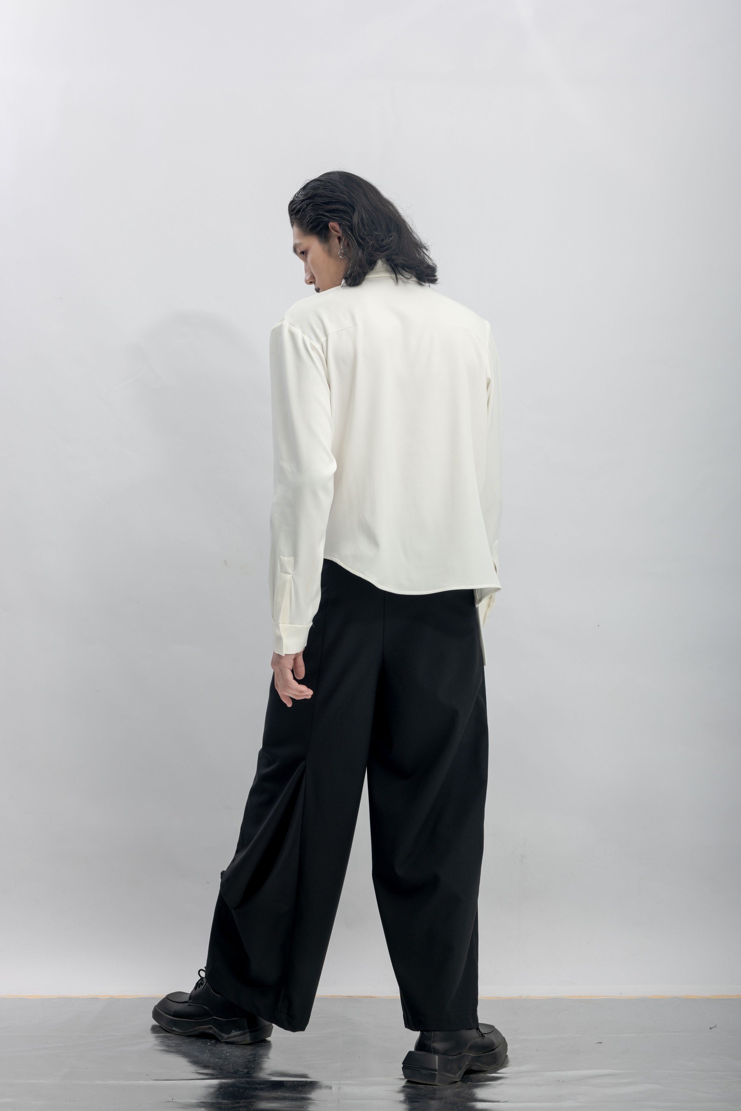 INF  Integrated Placket Collar with Asymmetric Flap Top  White Integrated Placket Collar with Asymmetric Flap Top  White (15).jpg