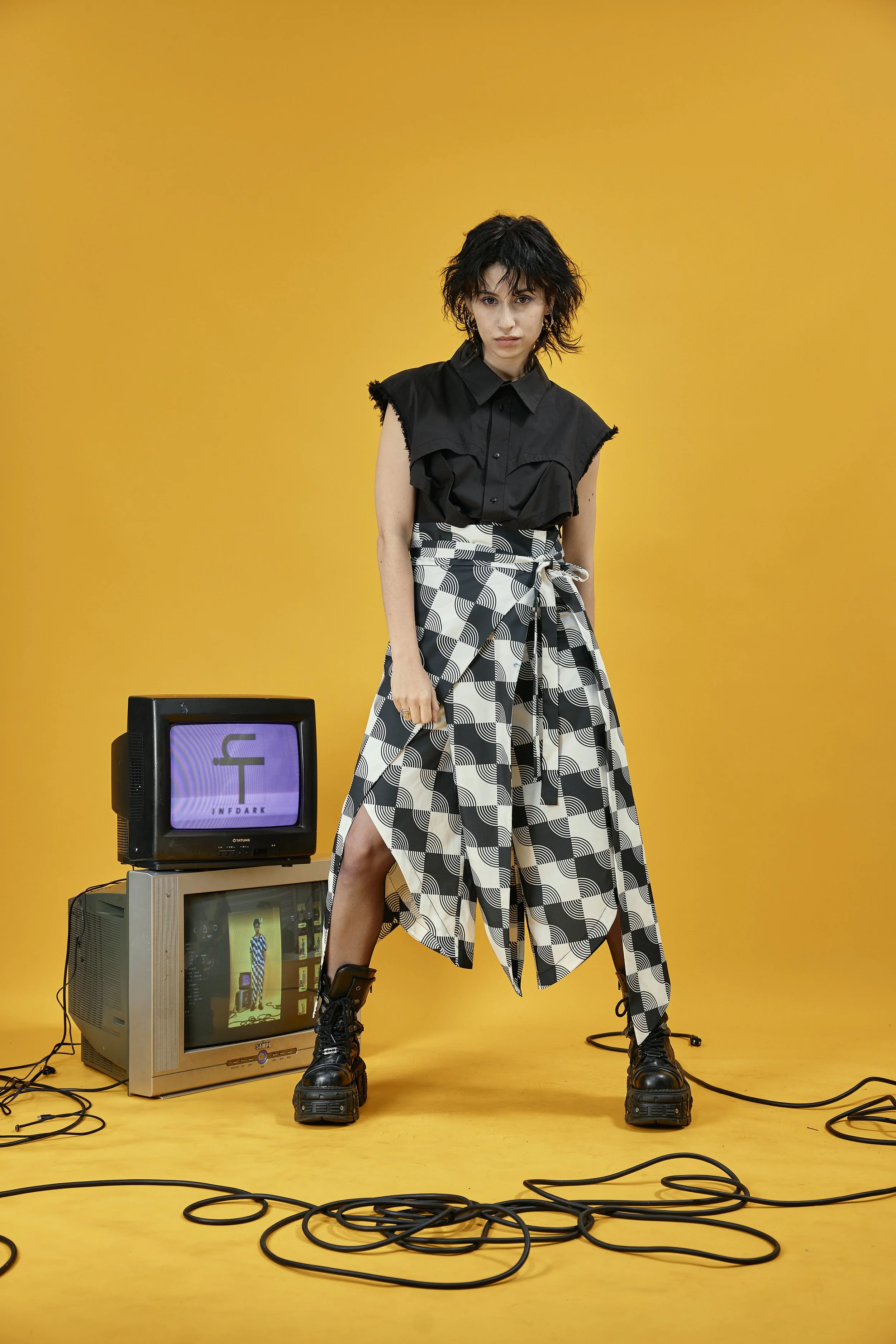 INFDARK Asymmetric Printed Wide Shorts  Black-White (9).jpg