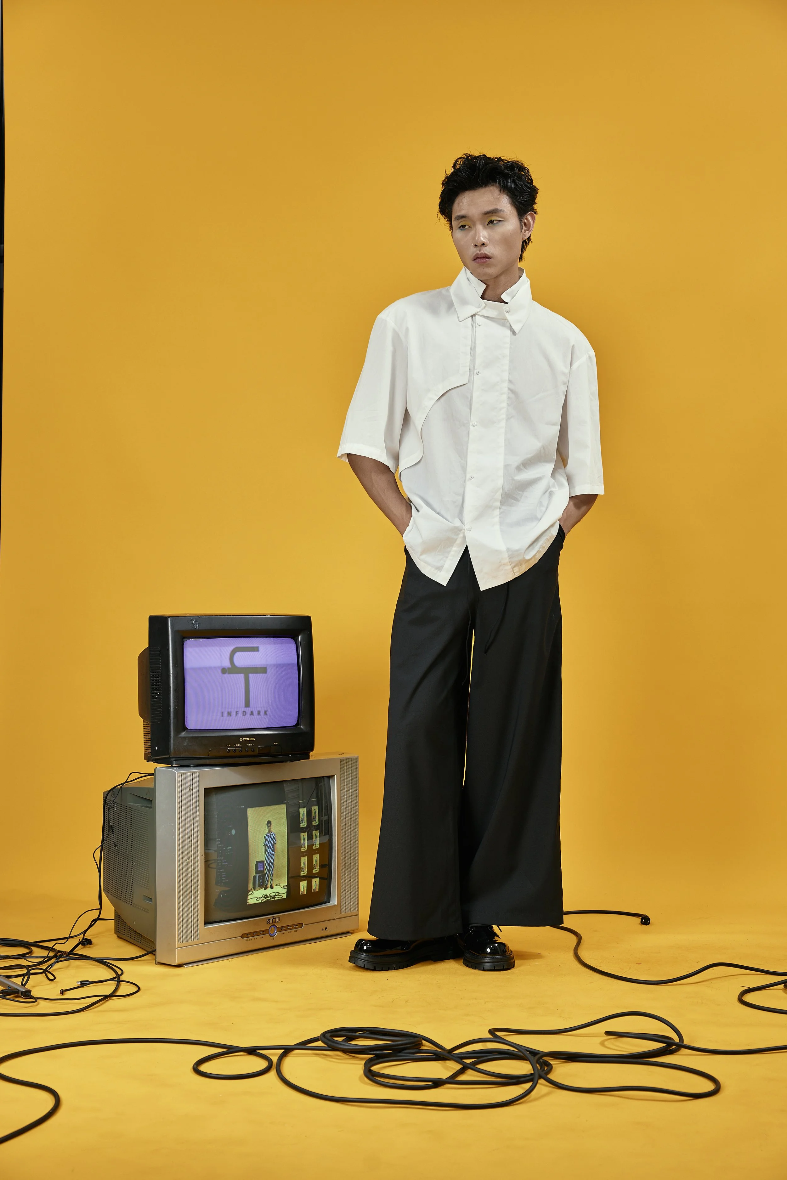 INFDARK Structured Stand-Collar Short Sleeve Shirt  White (2).jpg