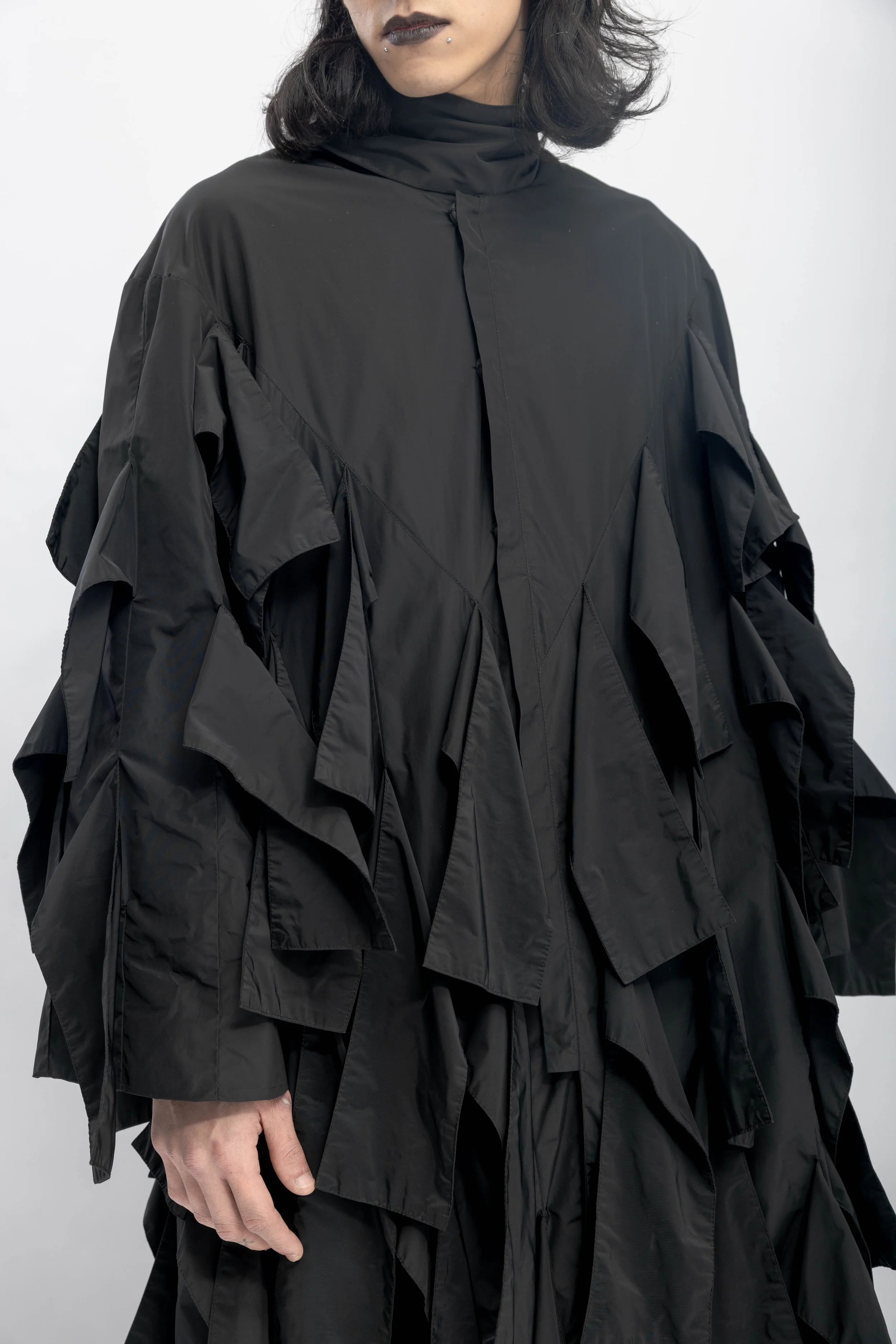 INF Wing-Contour Sculpted Long Jacket (13).jpg