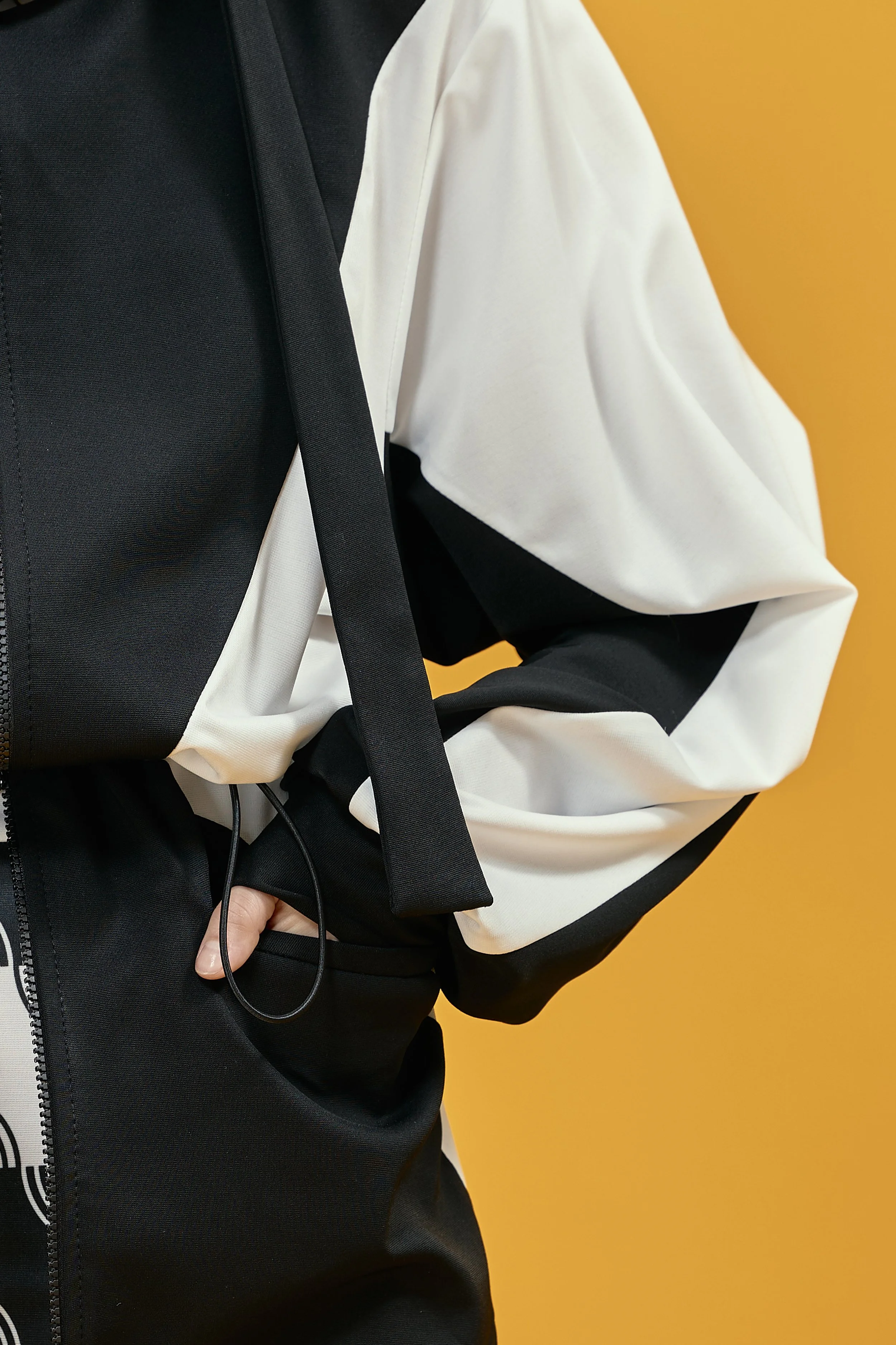 INFDARK Asymmetric Cinched-Waist Jacket  Black-White (18).jpg