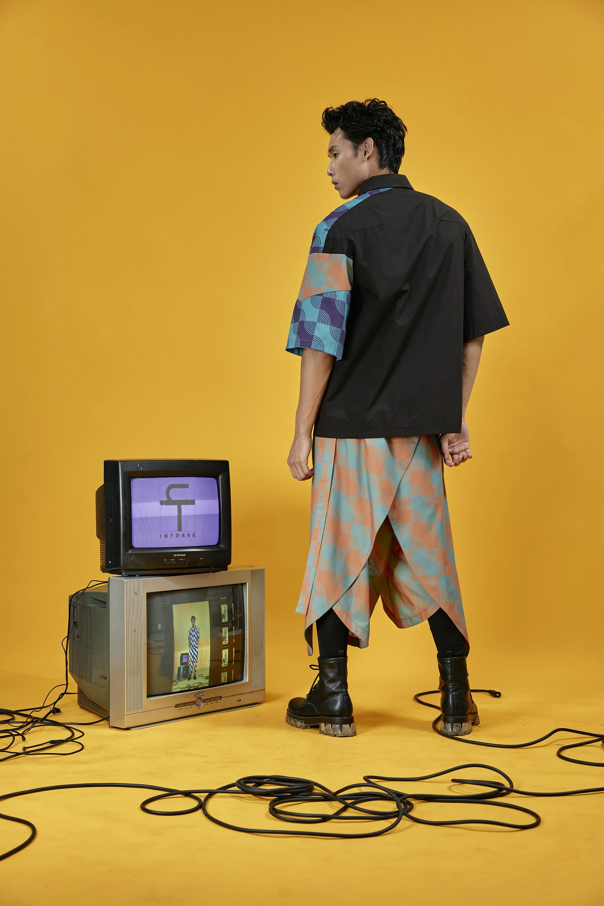 INFDARK Geometric Sleeve Patchwork Short Sleeve Shirt (4).jpg