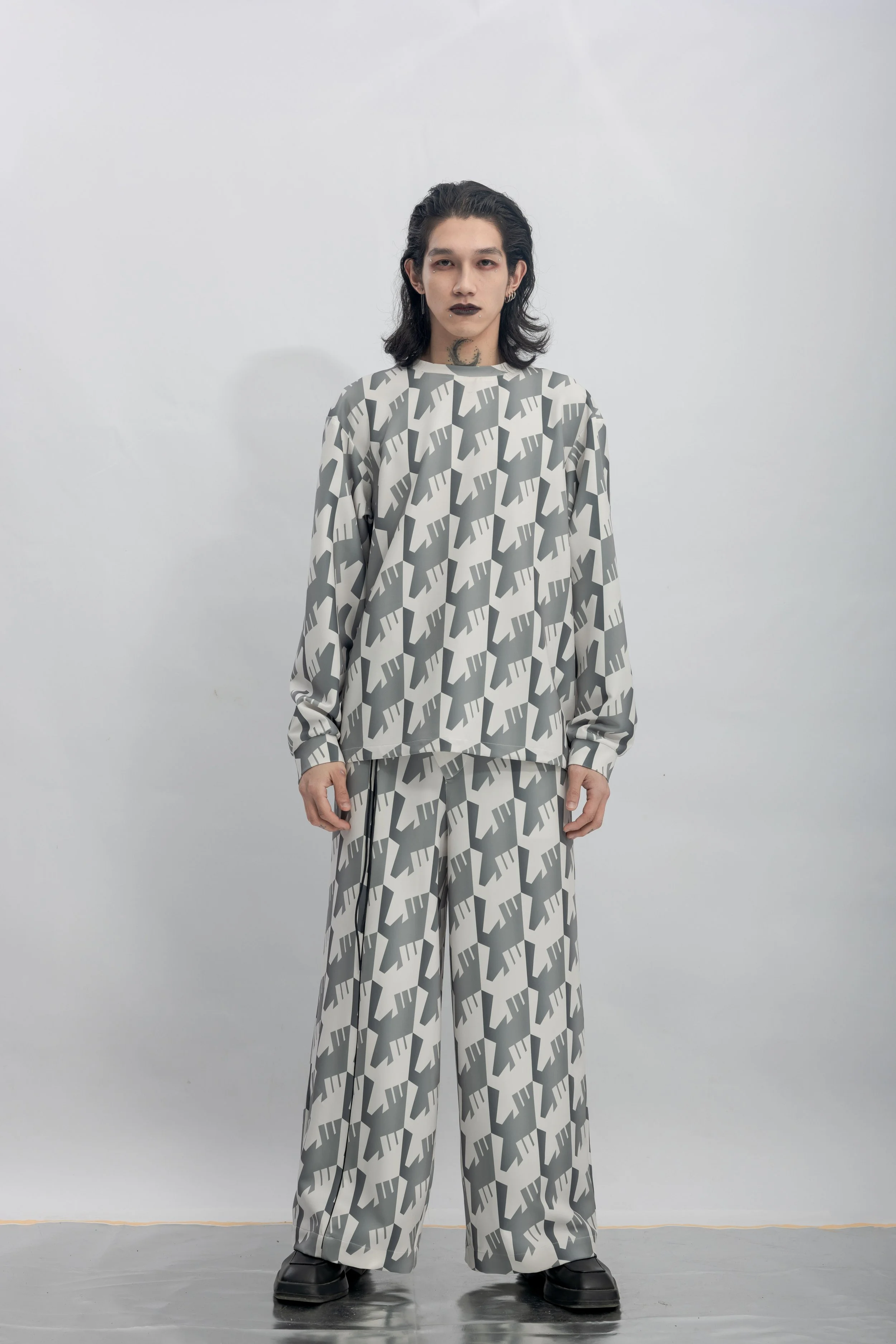 INF Raven Houndstooth Print Sweatshirt  Silent Gray (5).jpg