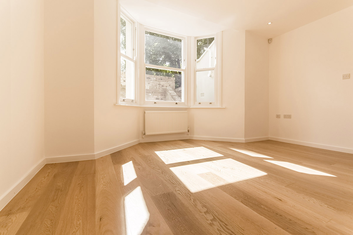 villa bedroom.jpg