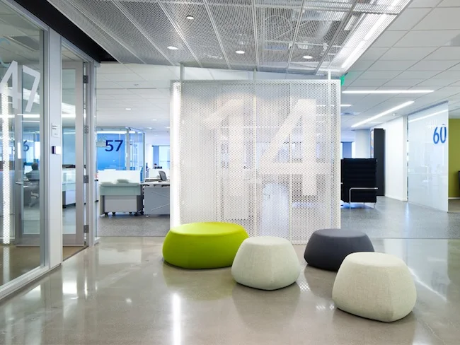 DIRTT-WorkspaceDesign_-6.jpg