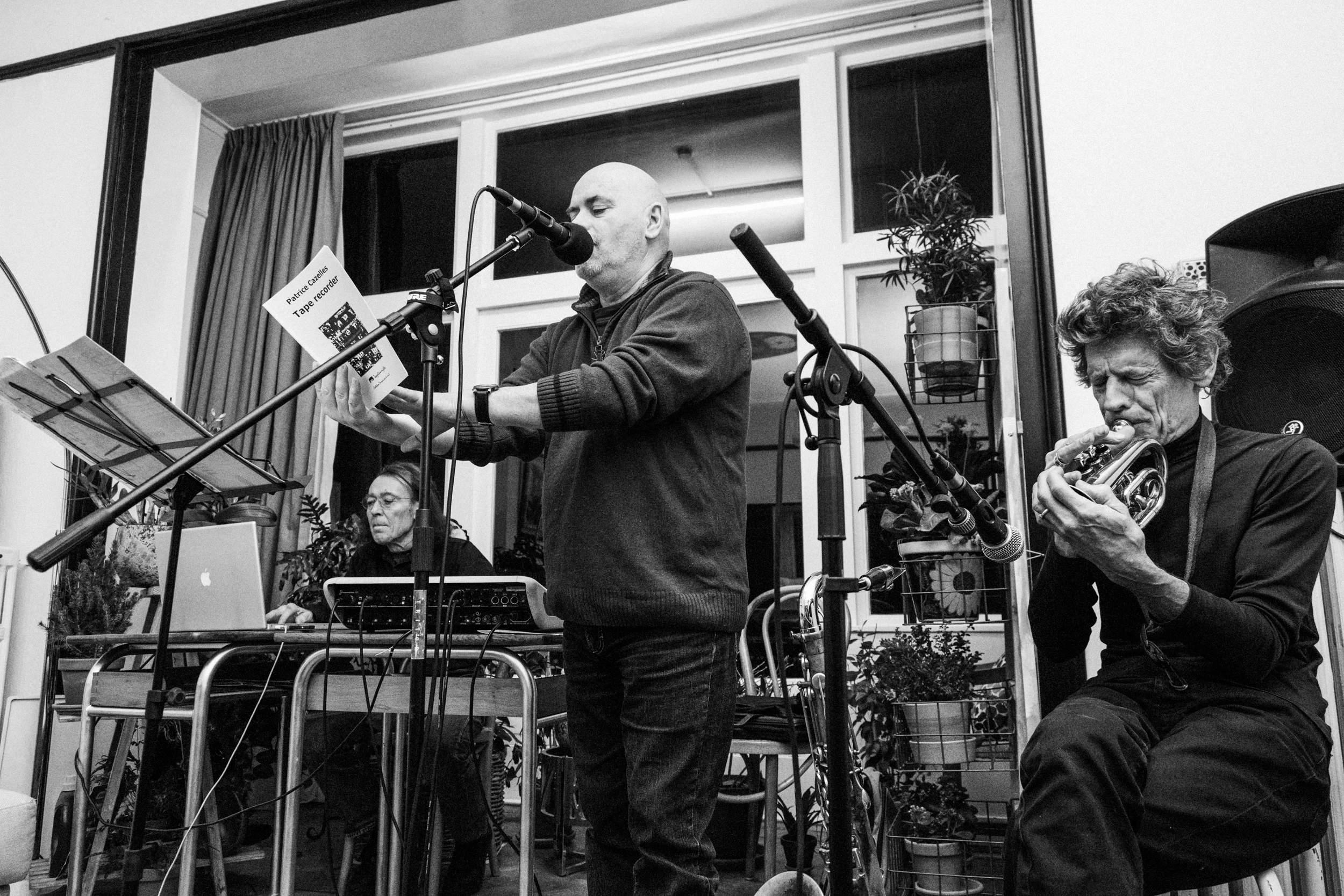 CULTCHEERS - MUR DU FOND by Genevieve Chasse Portsraits Web - No Logo FINALS BW 19.jpg