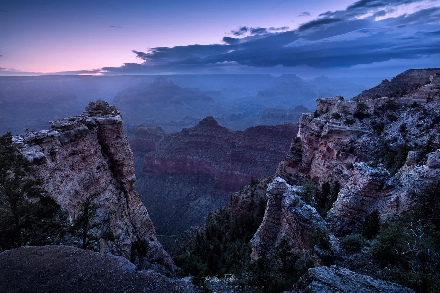 Early morning along the Grand Canyon.